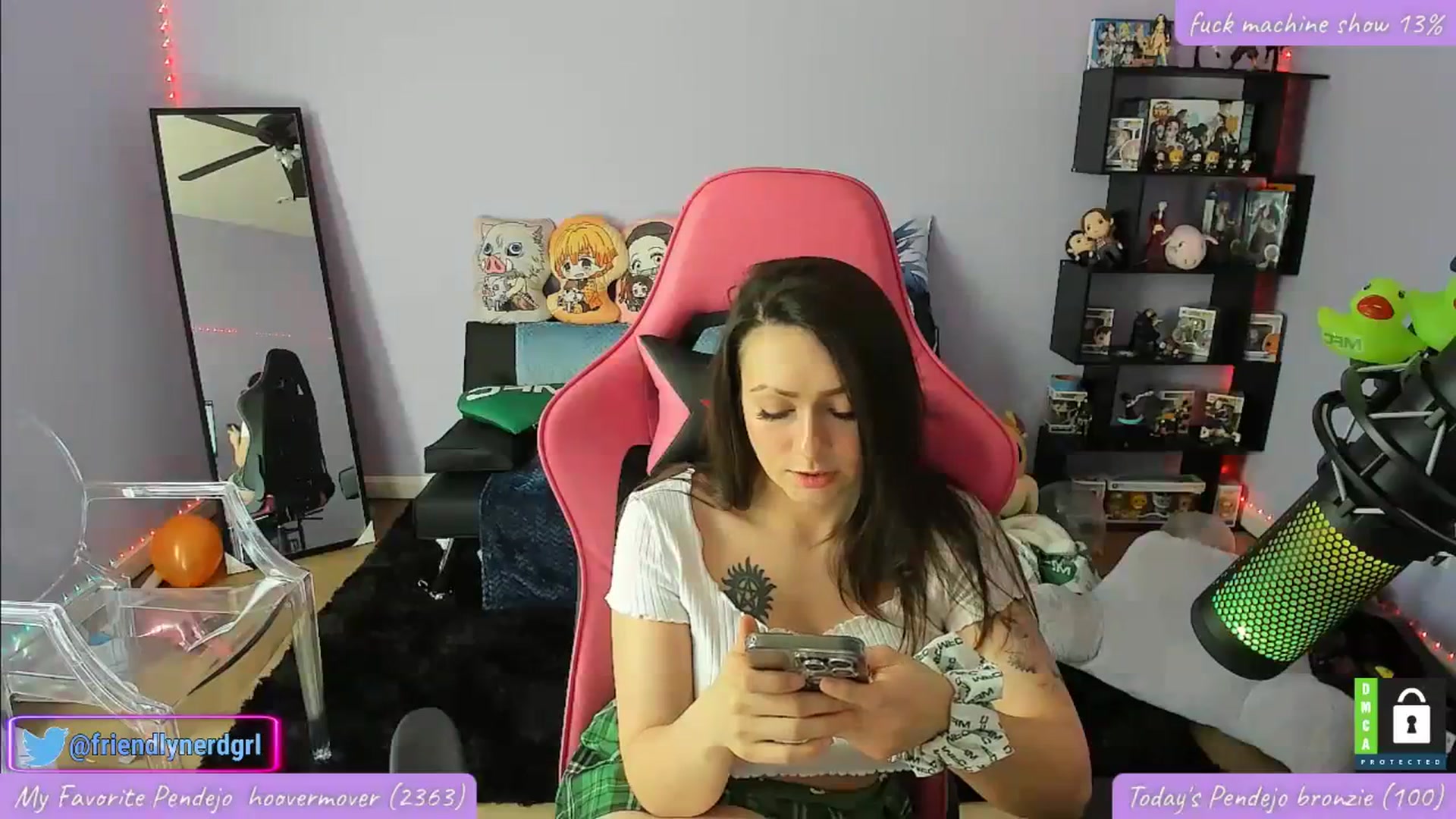 Gallery image thumbnail from Alyx_Singer's myfreecams stream on, 04/11/2024, 17:49 image 18 of 20