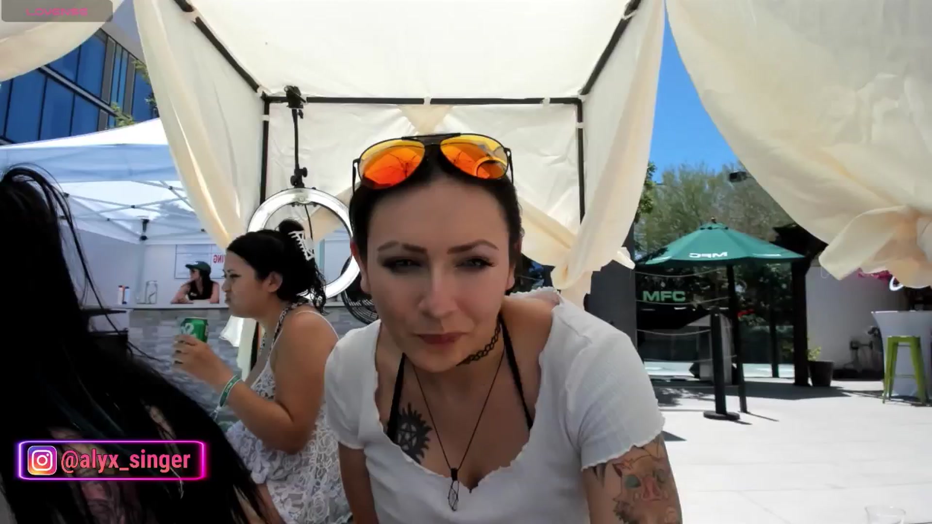 Gallery image thumbnail from Alyx_Singer's myfreecams stream on, 05/21/2024, 20:35 image 20 of 20