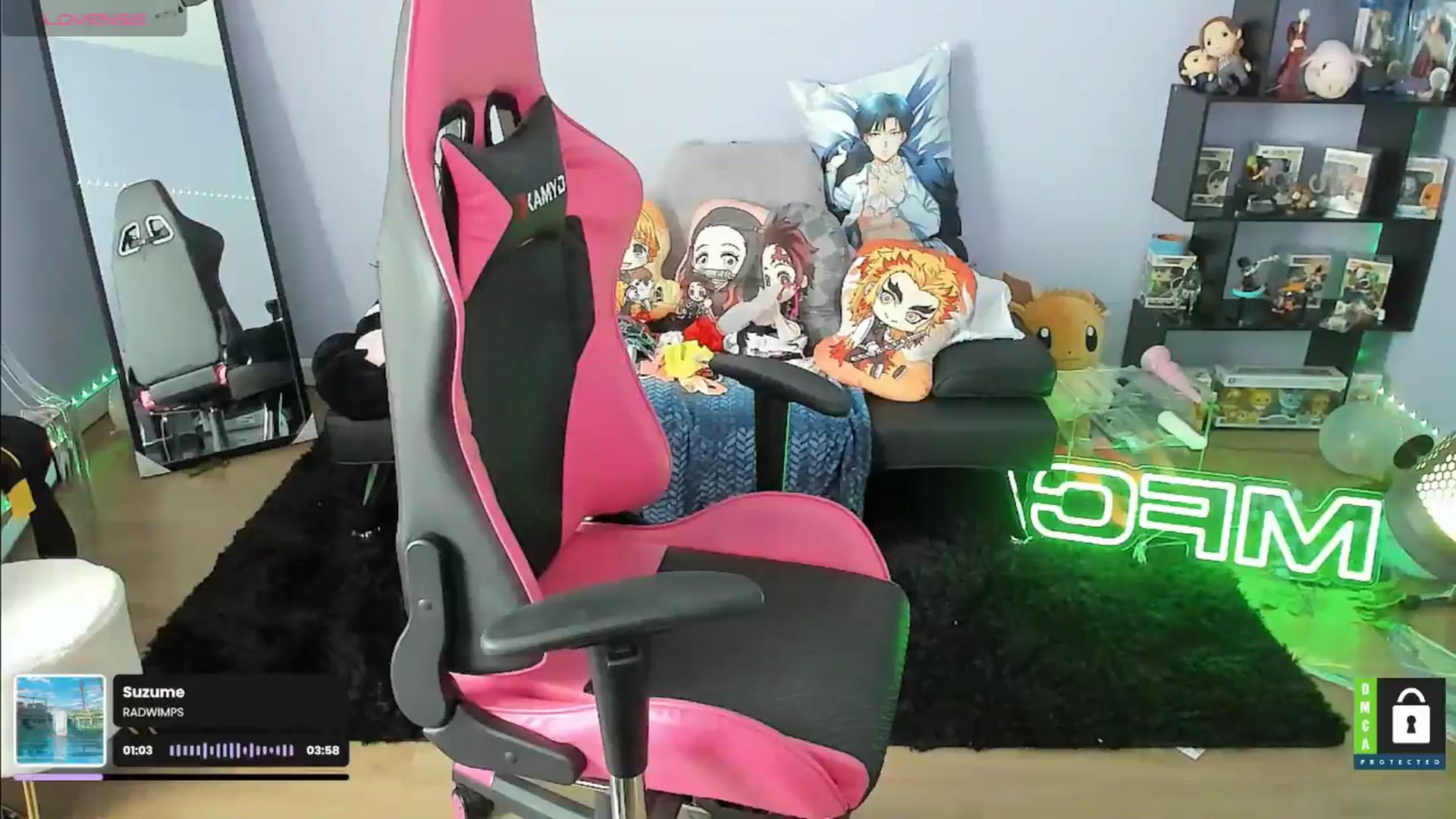 Gallery image thumbnail from Alyx_Singer's myfreecams stream on, 05/30/2024, 19:31 image 8 of 20