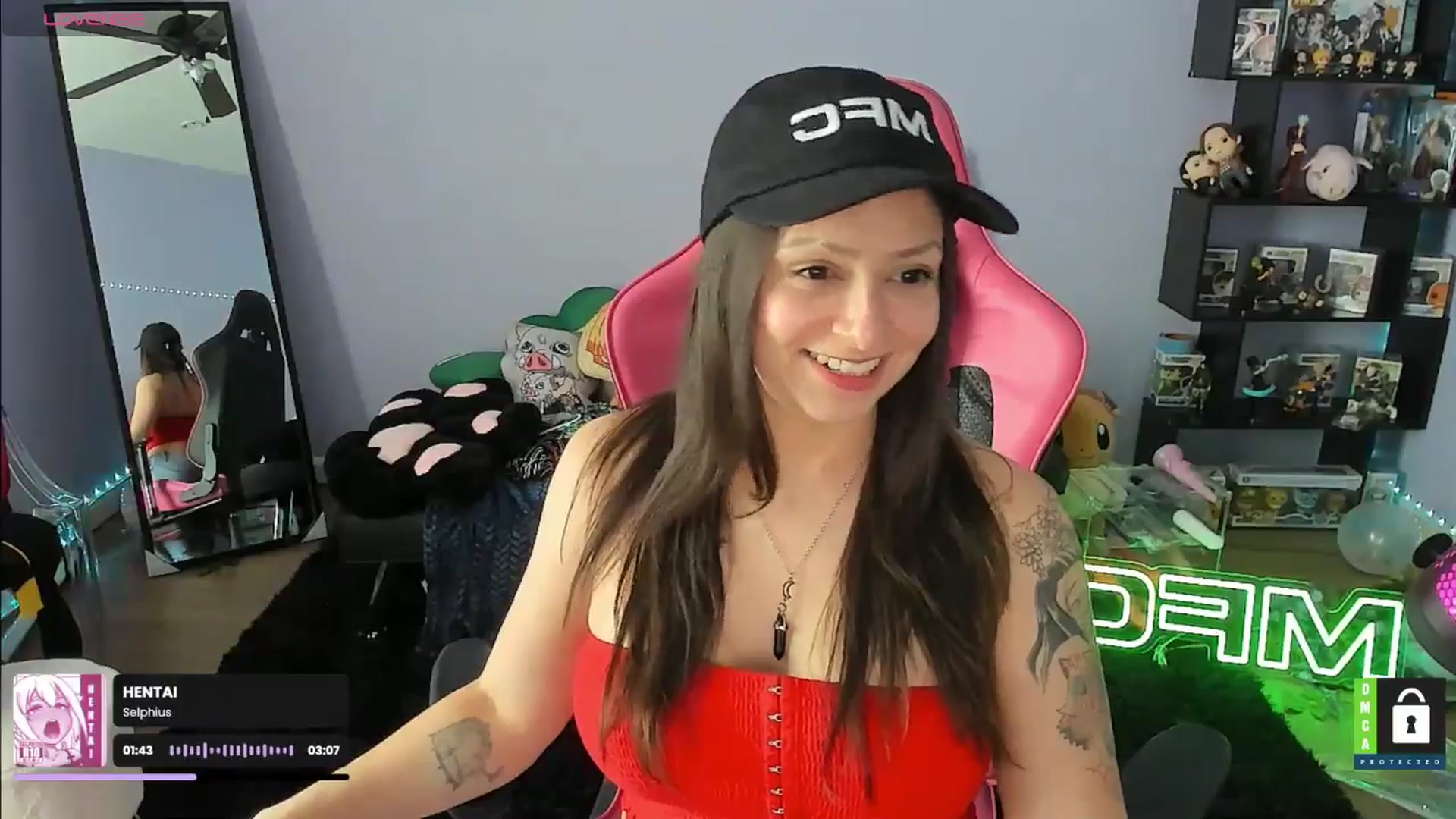 Gallery image thumbnail from Alyx_Singer's myfreecams stream on, 05/30/2024, 19:31 image 14 of 20