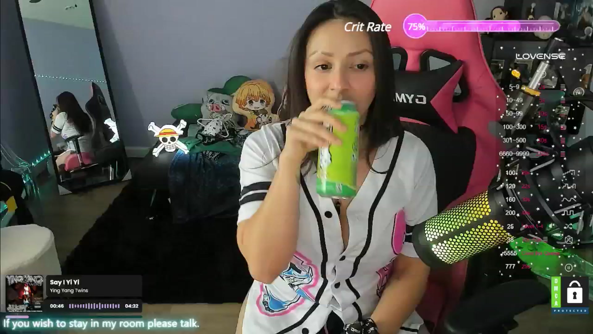 Gallery image thumbnail from Alyx_Singer's myfreecams stream on, 06/03/2024, 18:14 image 7 of 20