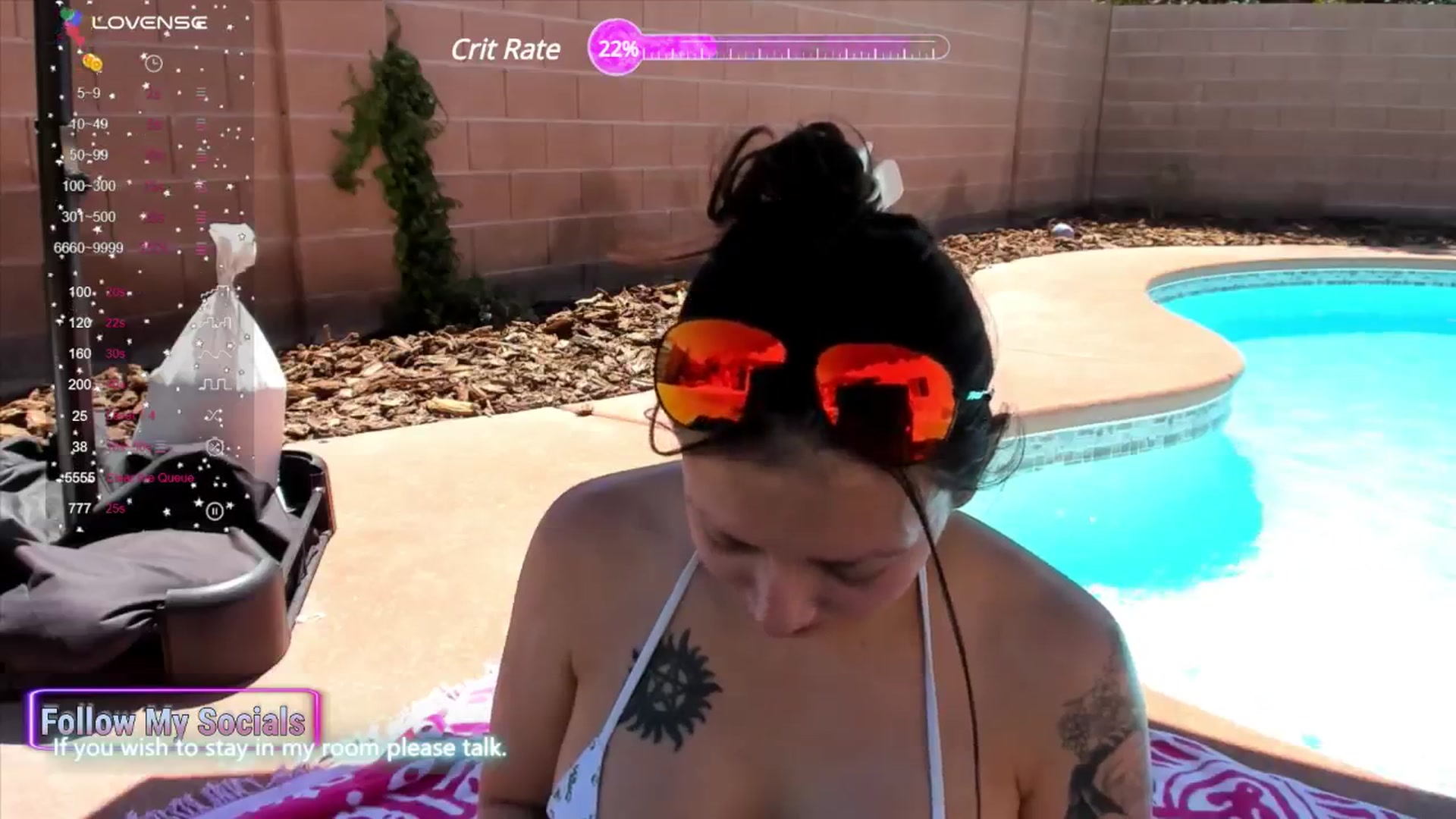 Gallery image thumbnail from Alyx_Singer's myfreecams stream on, 06/07/2024, 18:20 image 17 of 20