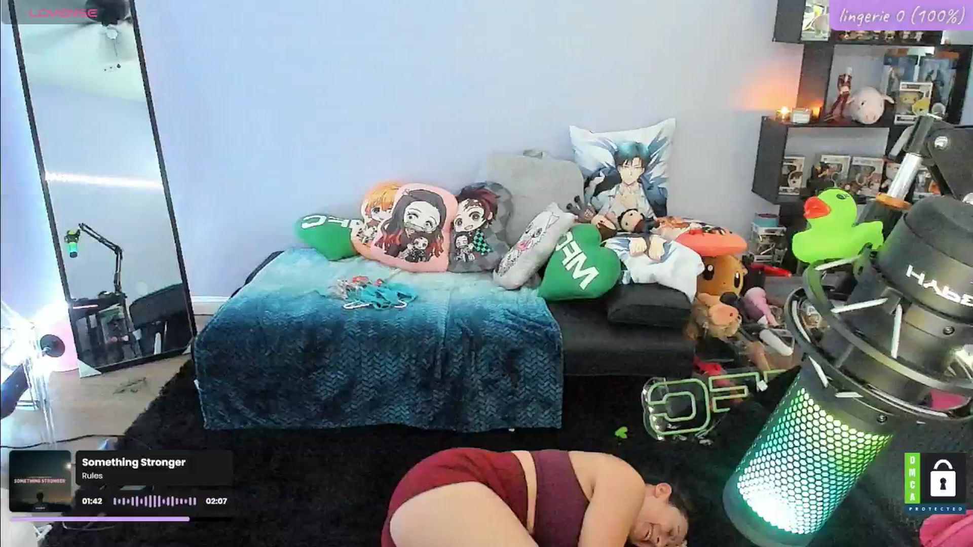 Gallery image thumbnail from Alyx_Singer's myfreecams stream on, 06/27/2024, 04:02 image 8 of 20