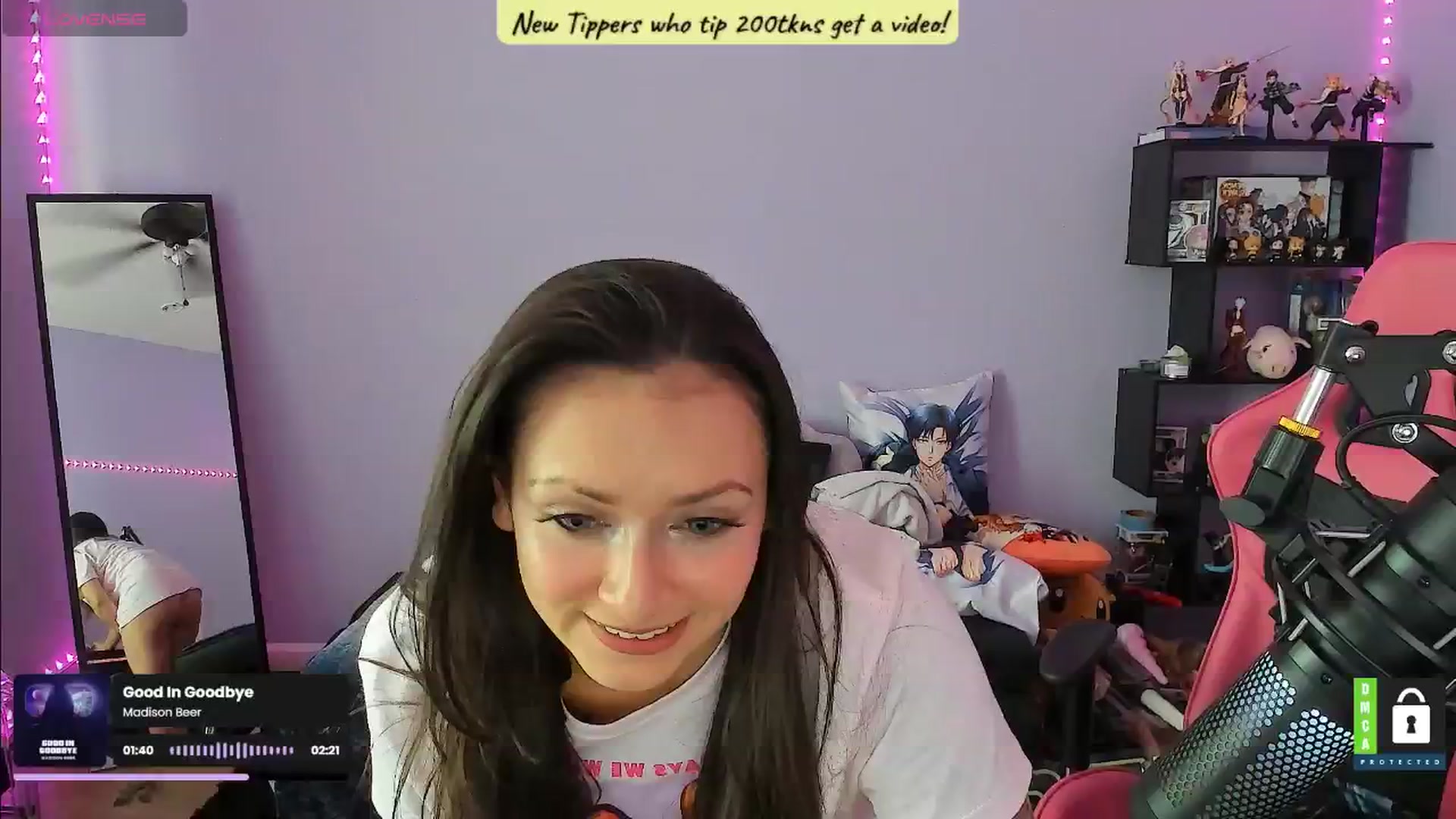 Gallery image thumbnail from Alyx_Singer's myfreecams stream on, 07/31/2024, 17:03 image 8 of 20