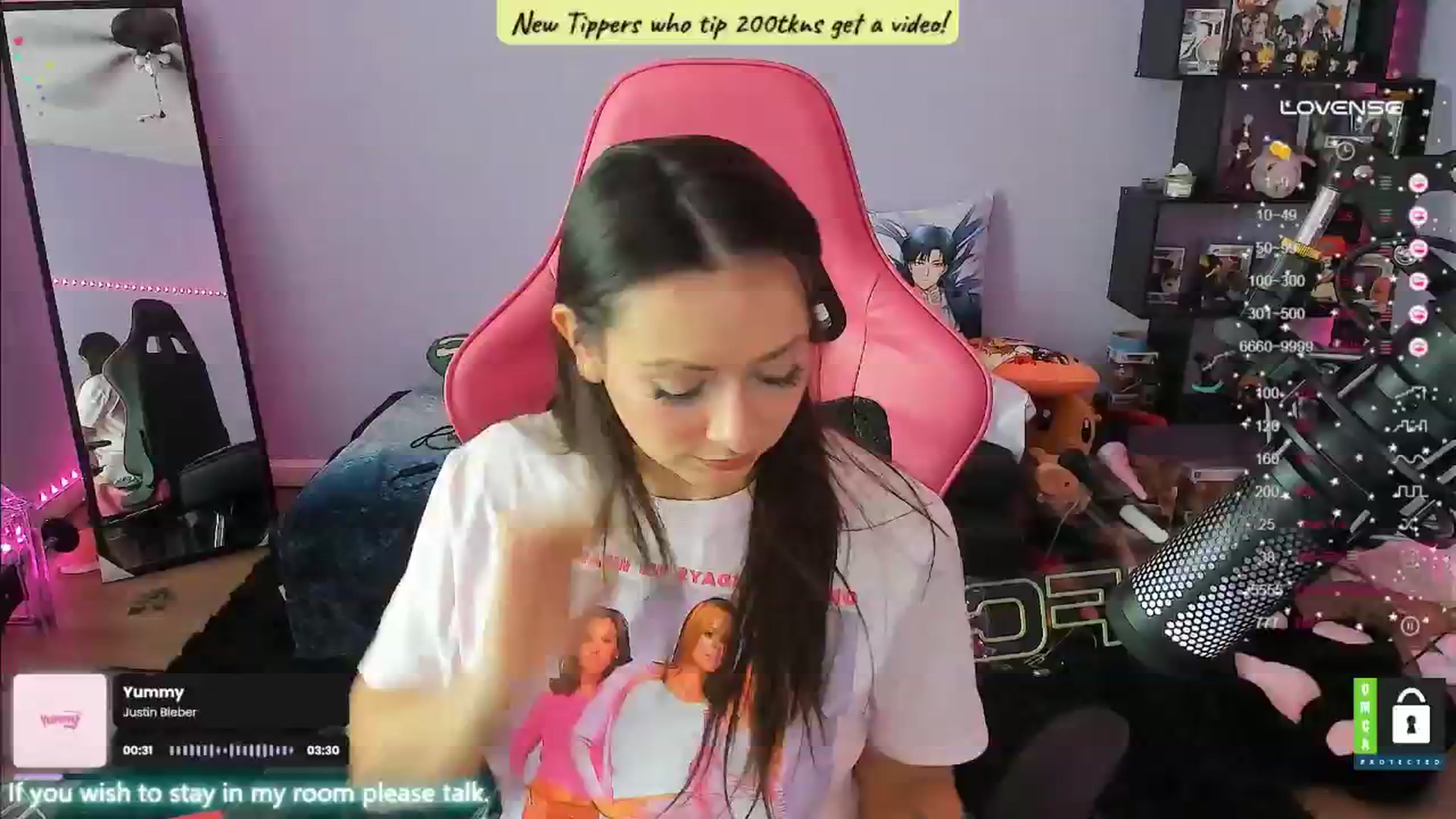 Gallery image thumbnail from Alyx_Singer's myfreecams stream on, 07/31/2024, 17:03 image 20 of 20