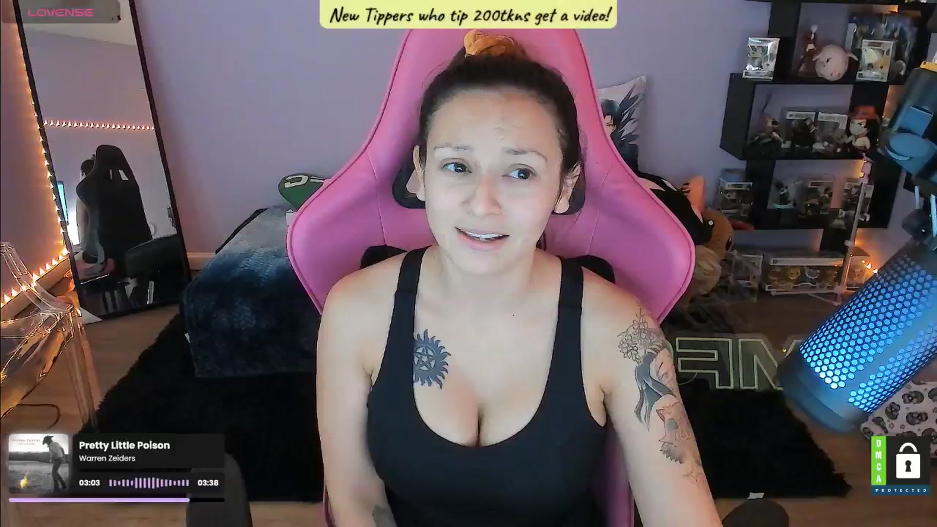 Gallery image thumbnail from Alyx_Singer's myfreecams stream on, 08/13/2024, 18:53 image 3 of 20