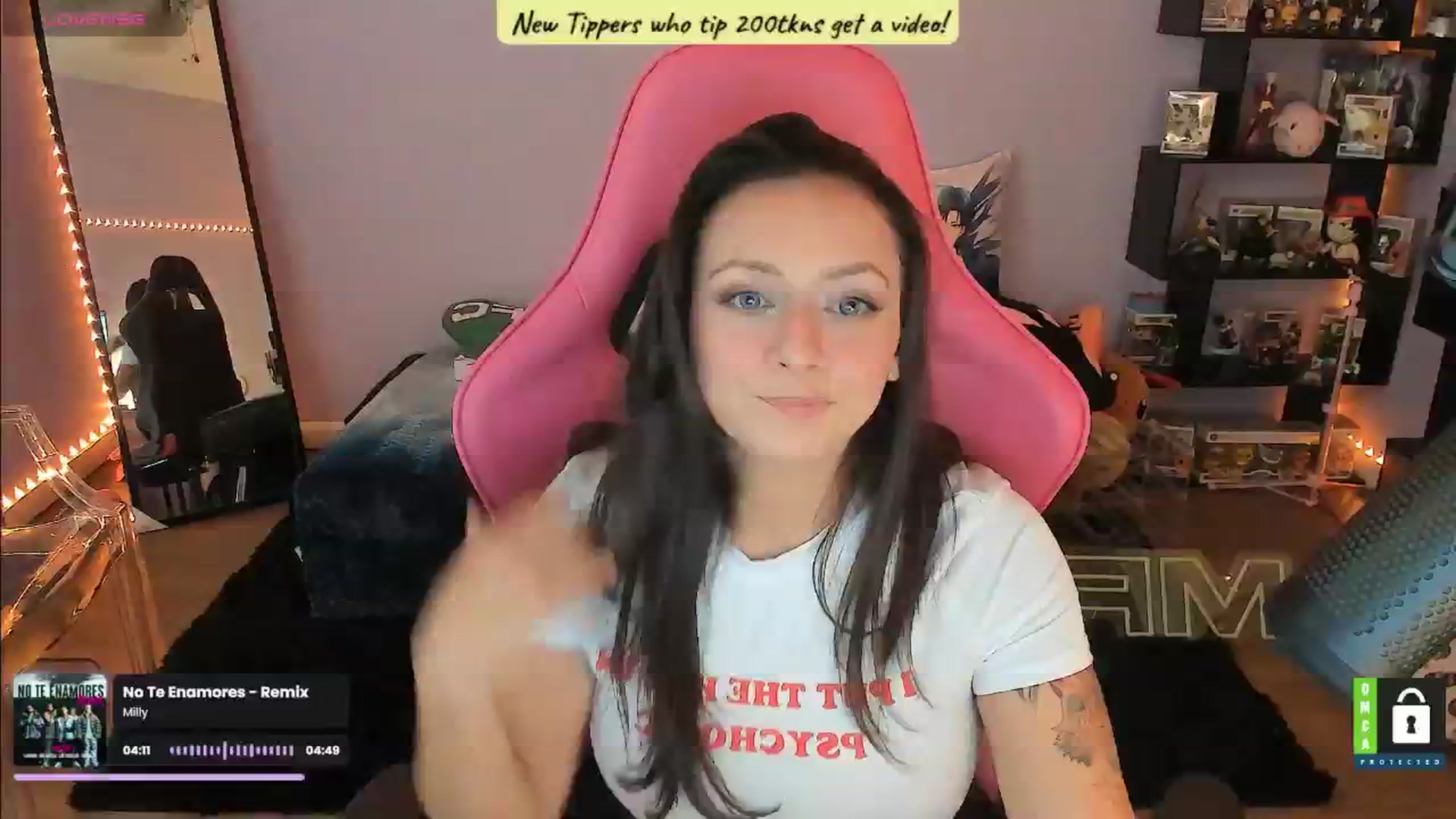 Gallery image thumbnail from Alyx_Singer's myfreecams stream on, 08/14/2024, 18:29 image 12 of 20