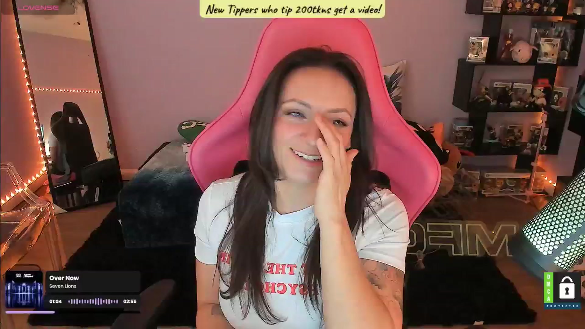 Gallery image thumbnail from Alyx_Singer's myfreecams stream on, 08/14/2024, 18:29 image 15 of 20