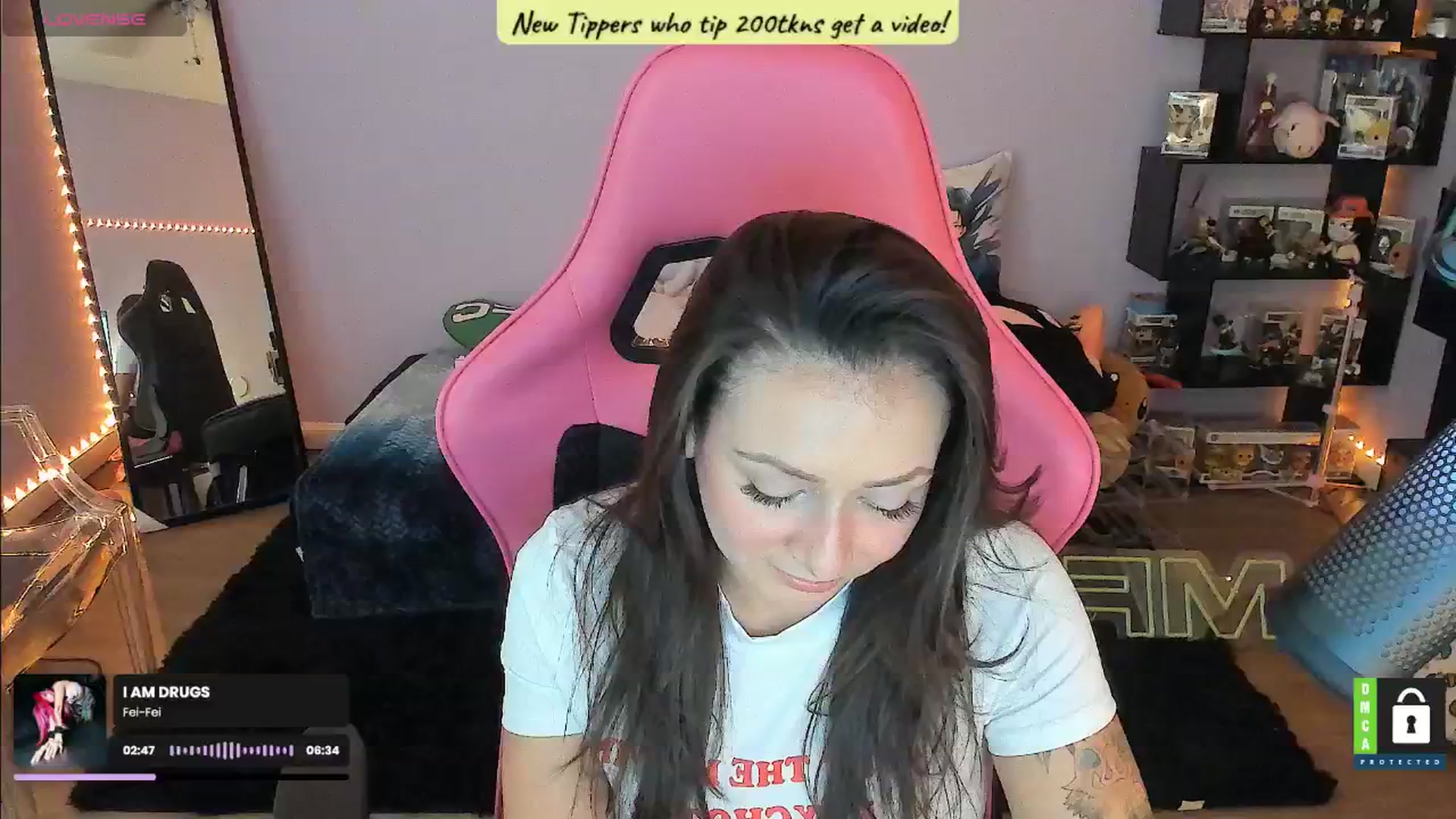 Gallery image thumbnail from Alyx_Singer's myfreecams stream on, 08/14/2024, 18:29 image 4 of 20