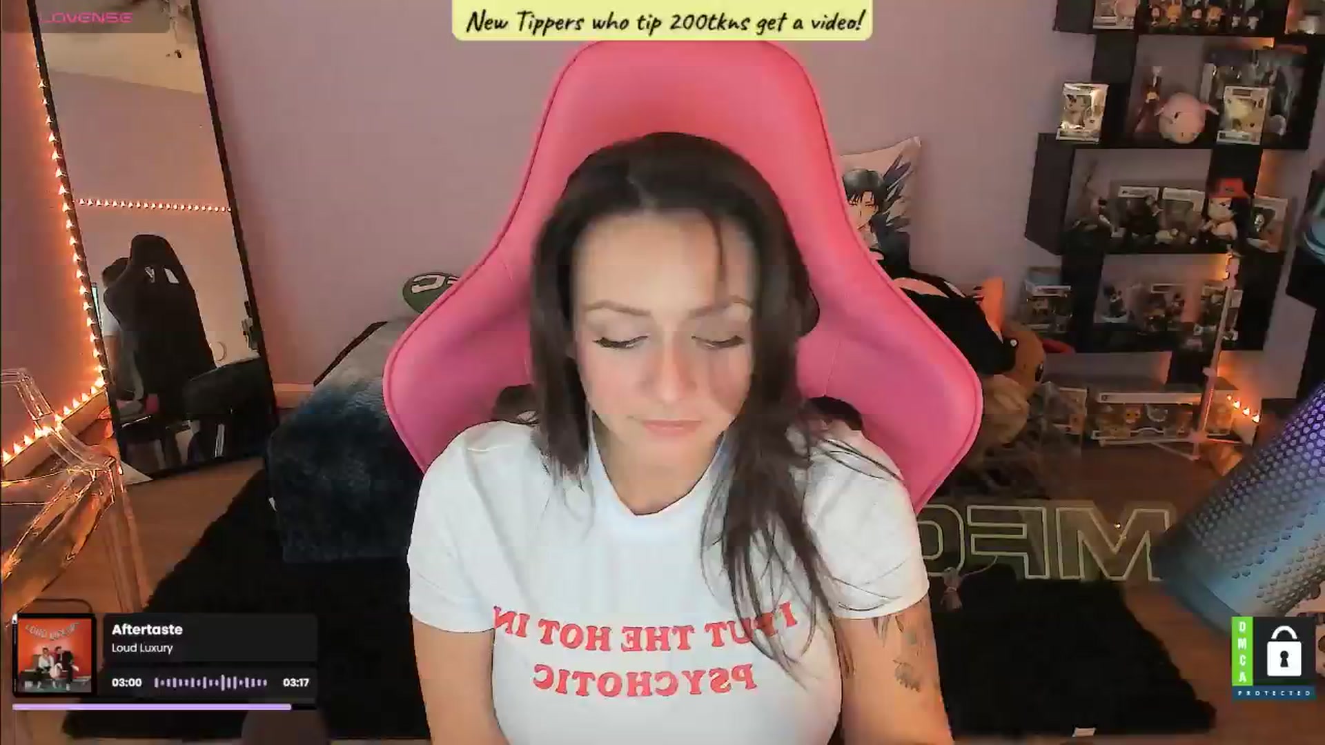 Gallery image thumbnail from Alyx_Singer's myfreecams stream on, 08/14/2024, 18:29 image 8 of 20