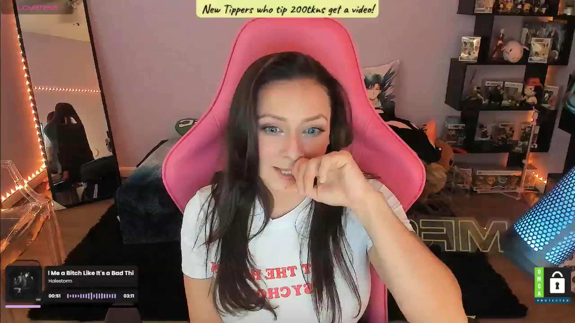 Gallery image thumbnail from Alyx_Singer's myfreecams stream on, 08/14/2024, 18:29 image 2 of 20