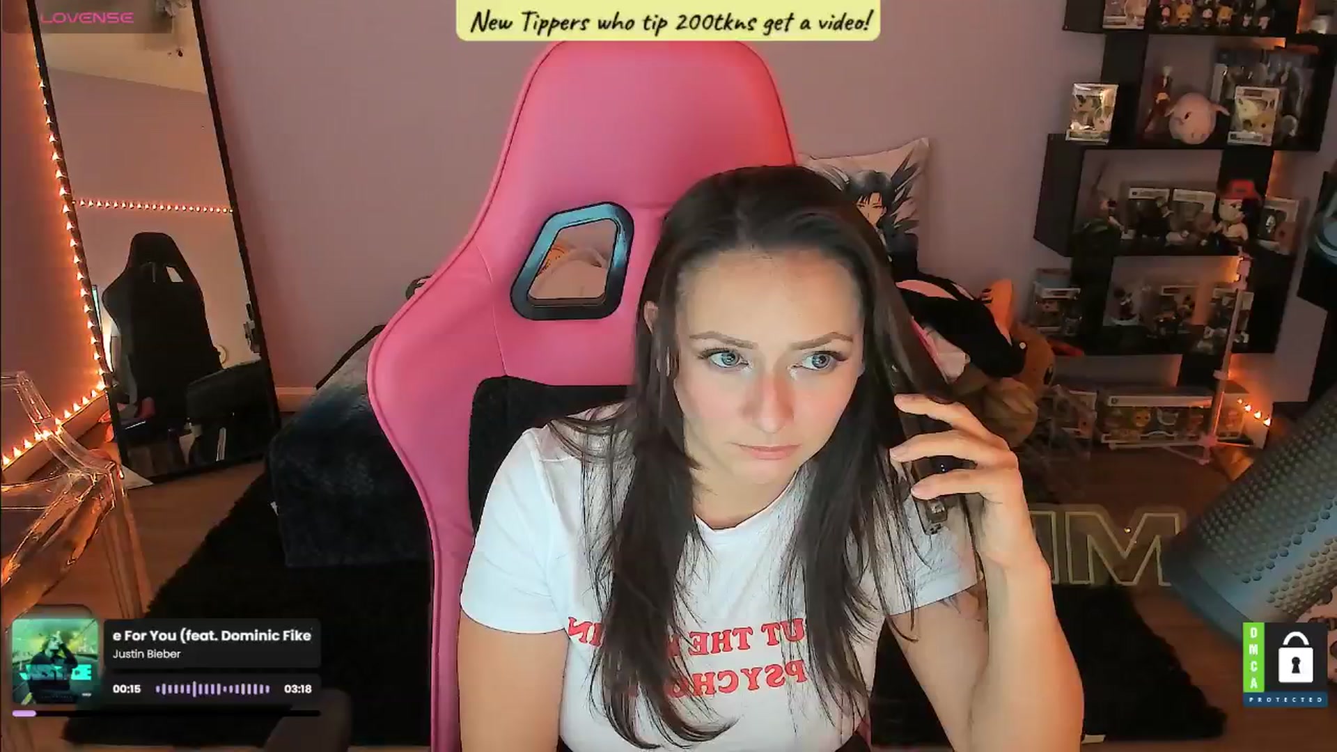 Gallery image thumbnail from Alyx_Singer's myfreecams stream on, 08/14/2024, 18:29 image 20 of 20