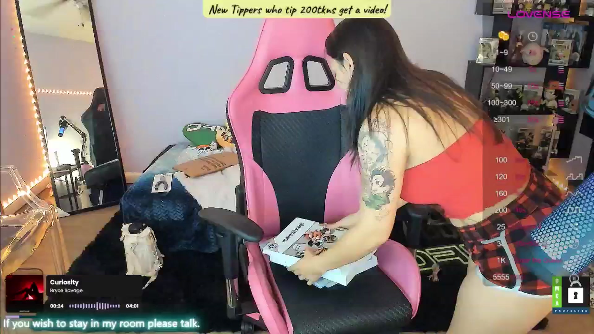 Gallery image thumbnail from Alyx_Singer's myfreecams stream on, 08/15/2024, 17:19 image 10 of 20