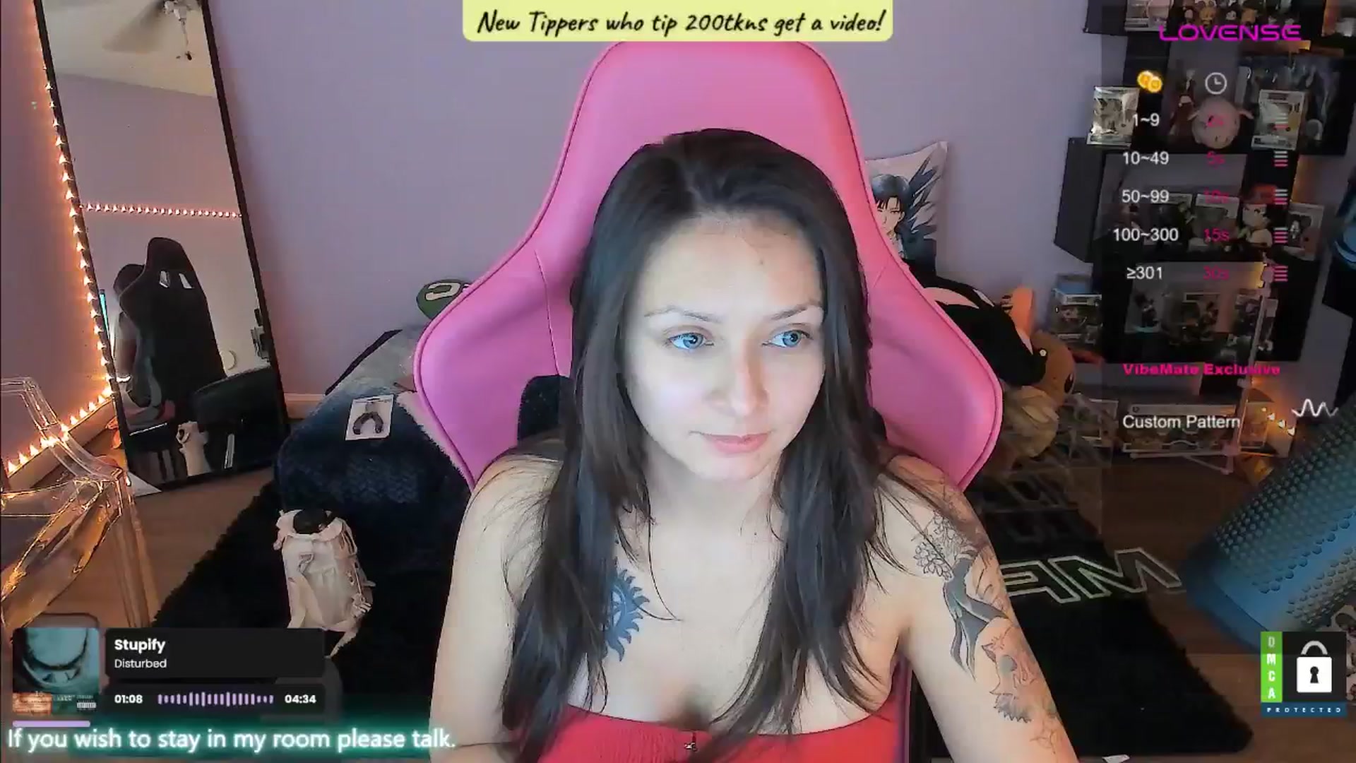 Gallery image thumbnail from Alyx_Singer's myfreecams stream on, 08/15/2024, 17:19 image 12 of 20