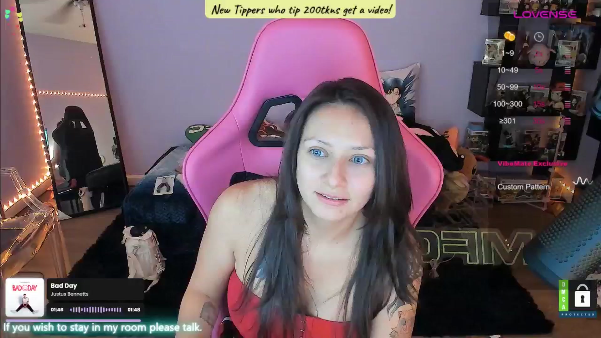 Gallery image thumbnail from Alyx_Singer's myfreecams stream on, 08/15/2024, 17:19 image 4 of 20