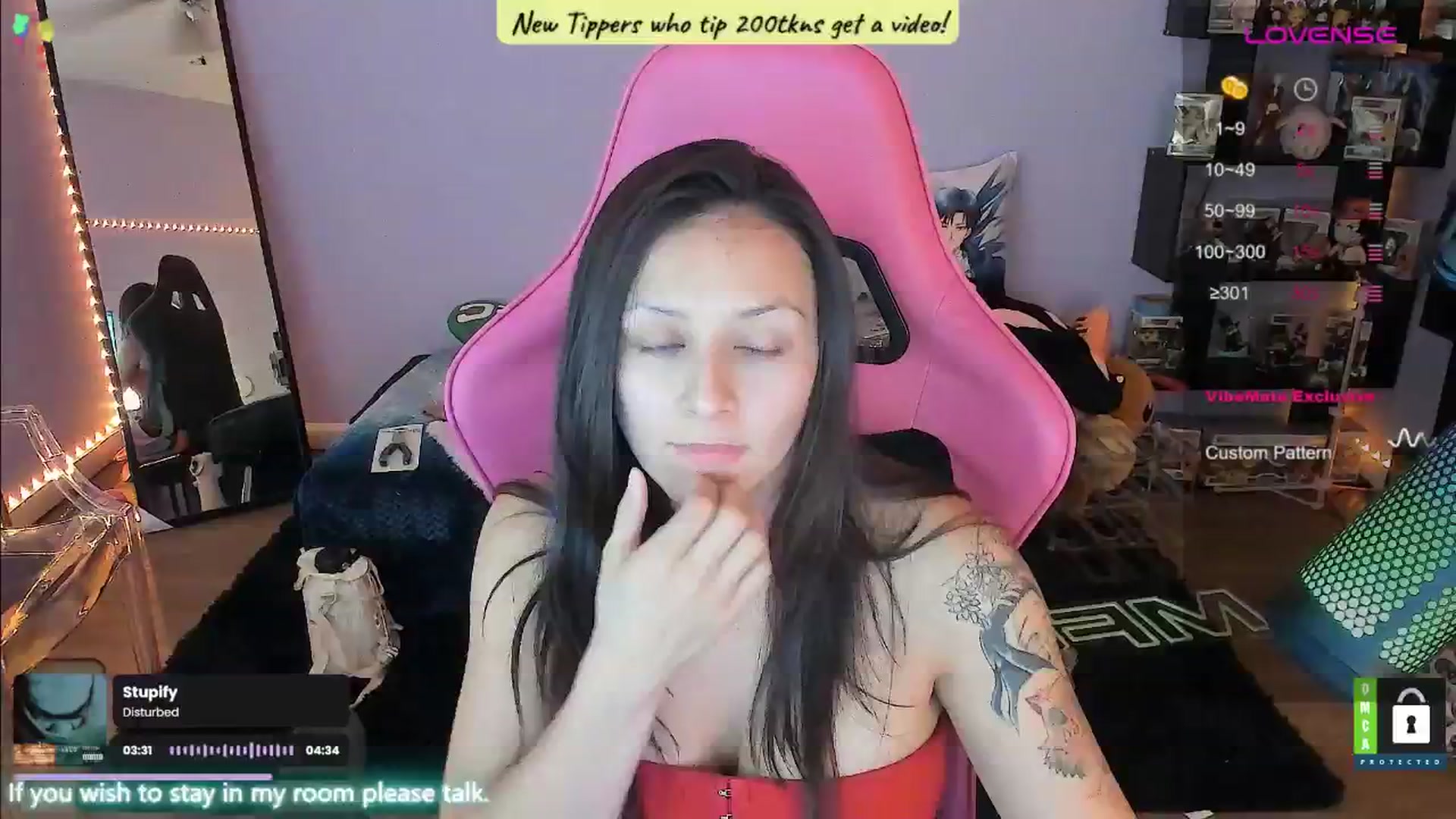 Gallery image thumbnail from Alyx_Singer's myfreecams stream on, 08/15/2024, 17:19 image 13 of 20