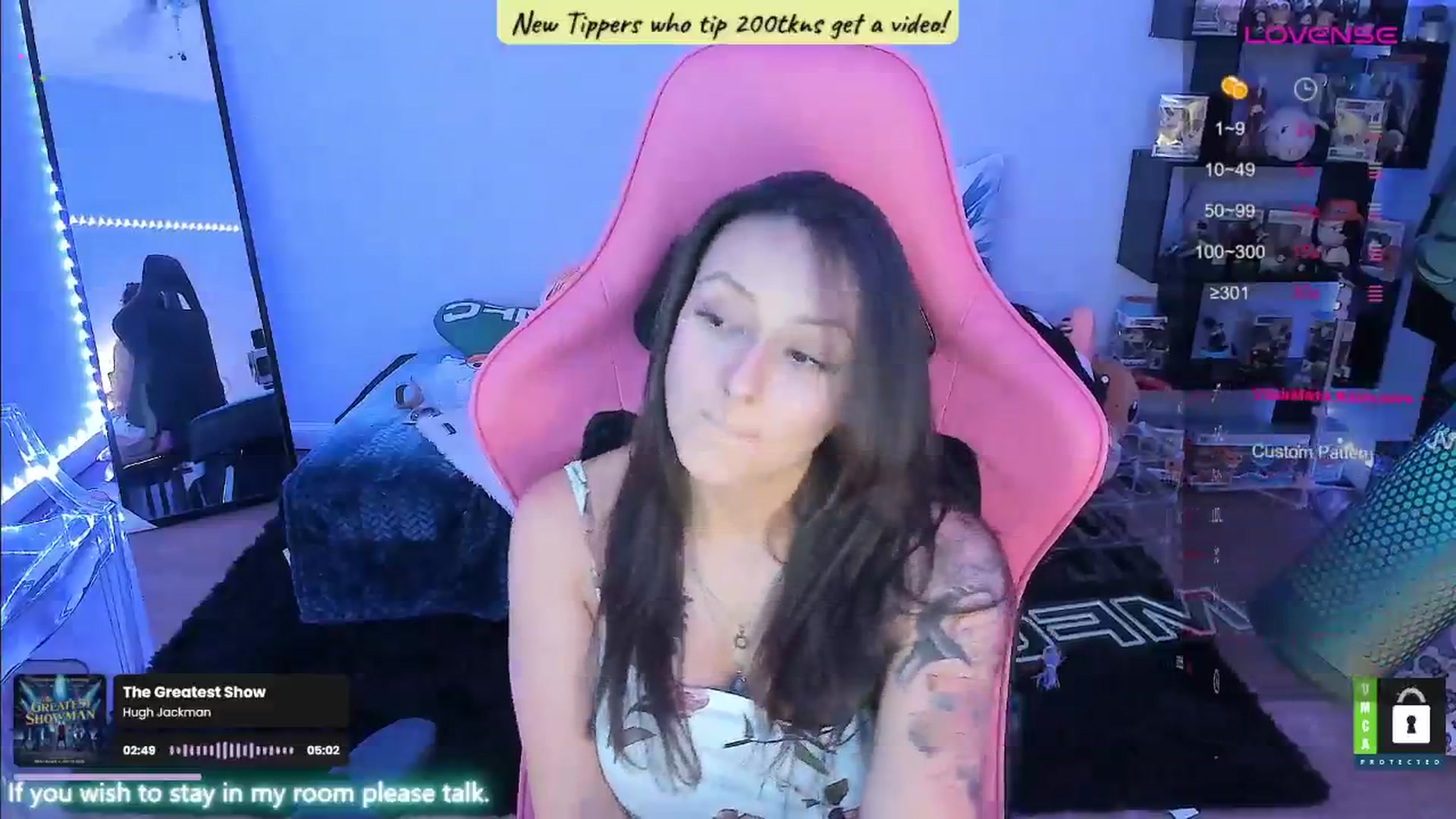 Gallery image thumbnail from Alyx_Singer's myfreecams stream on, 08/16/2024, 20:07 image 19 of 20