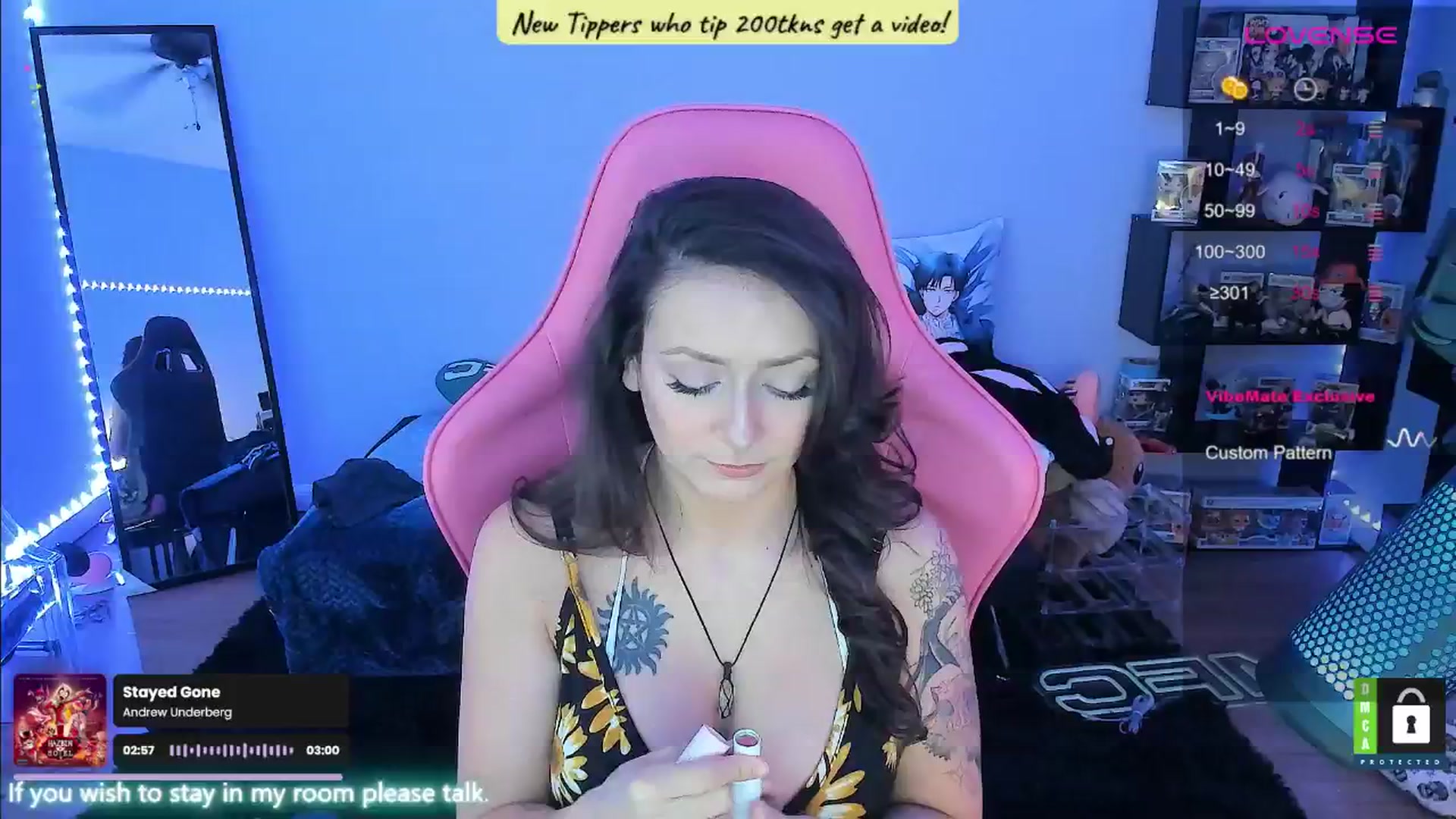 Gallery image thumbnail from Alyx_Singer's myfreecams stream on, 08/21/2024, 19:26 image 7 of 20