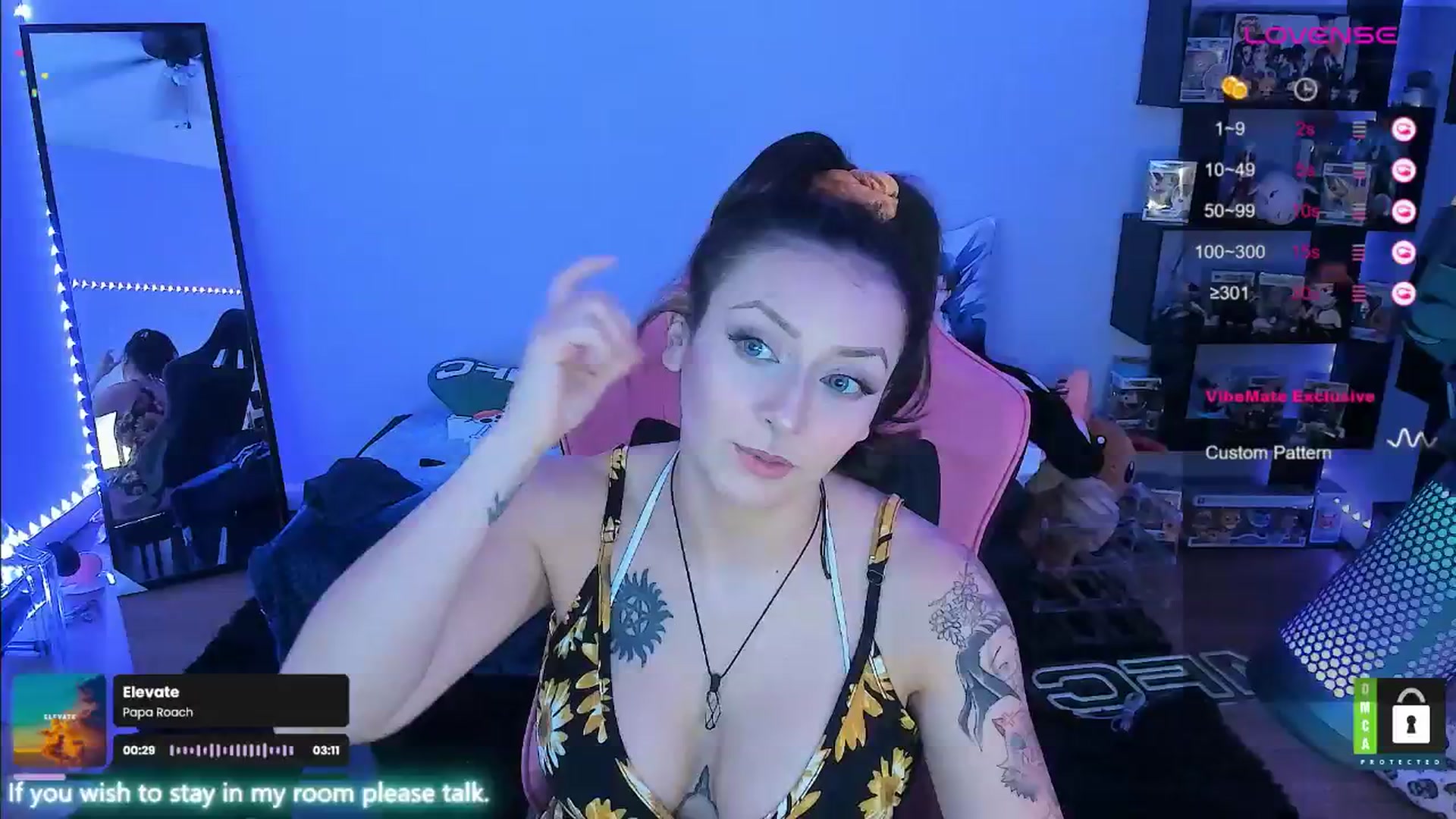 Gallery image thumbnail from Alyx_Singer's myfreecams stream on, 08/21/2024, 20:01 image 14 of 20