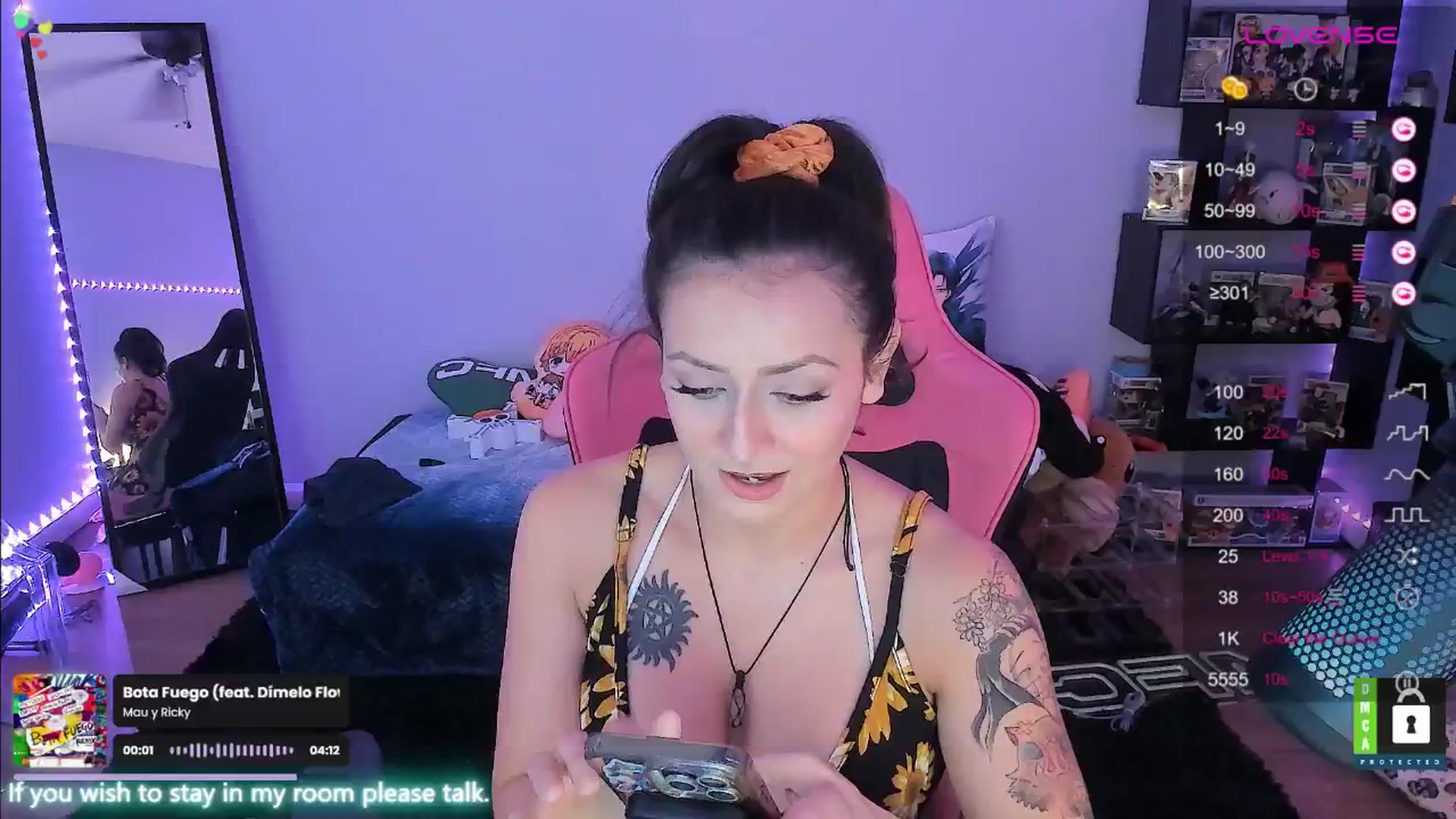Gallery image thumbnail from Alyx_Singer's myfreecams stream on, 08/21/2024, 20:01 image 1 of 20