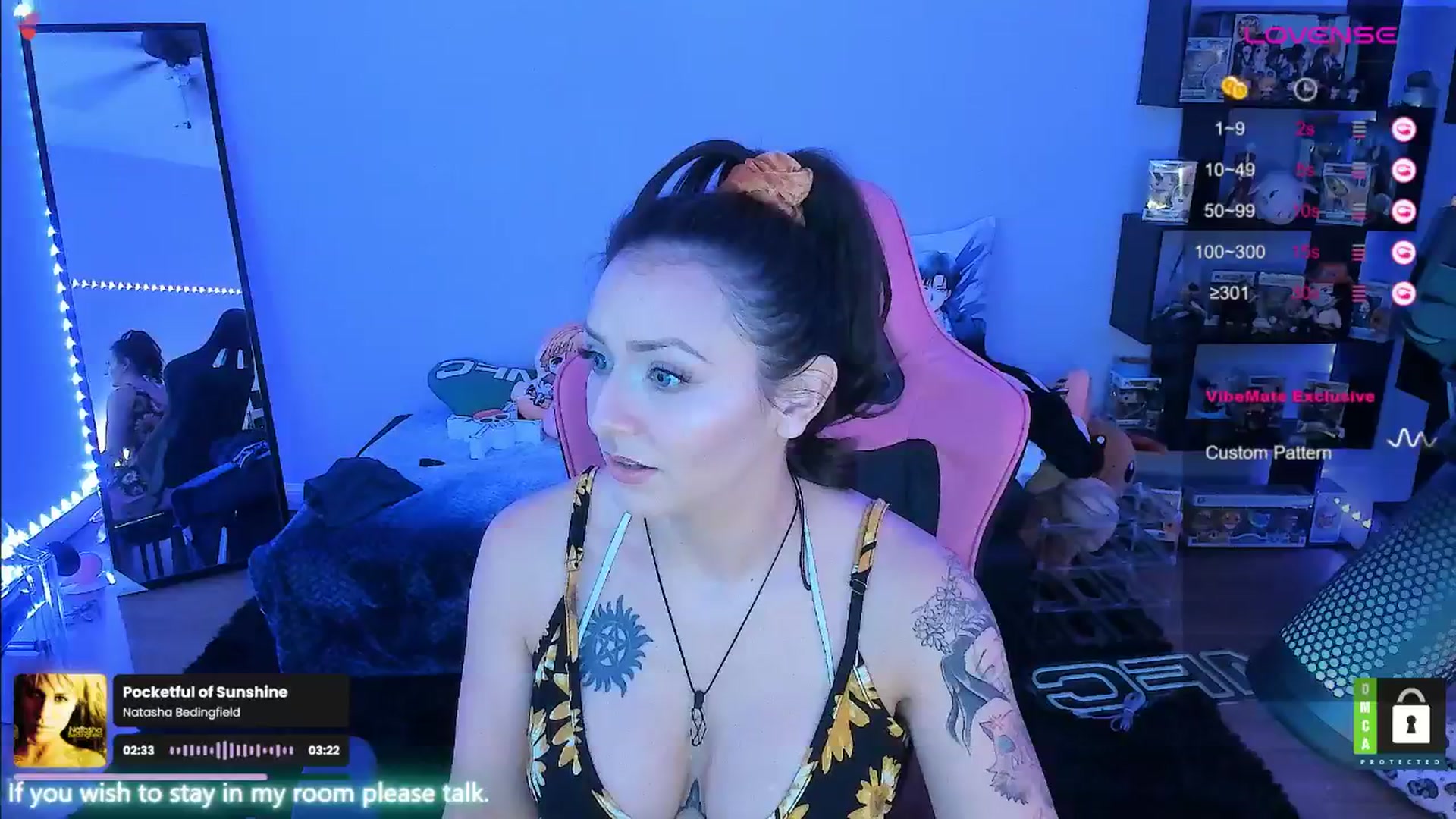 Gallery image thumbnail from Alyx_Singer's myfreecams stream on, 08/21/2024, 20:01 image 12 of 20