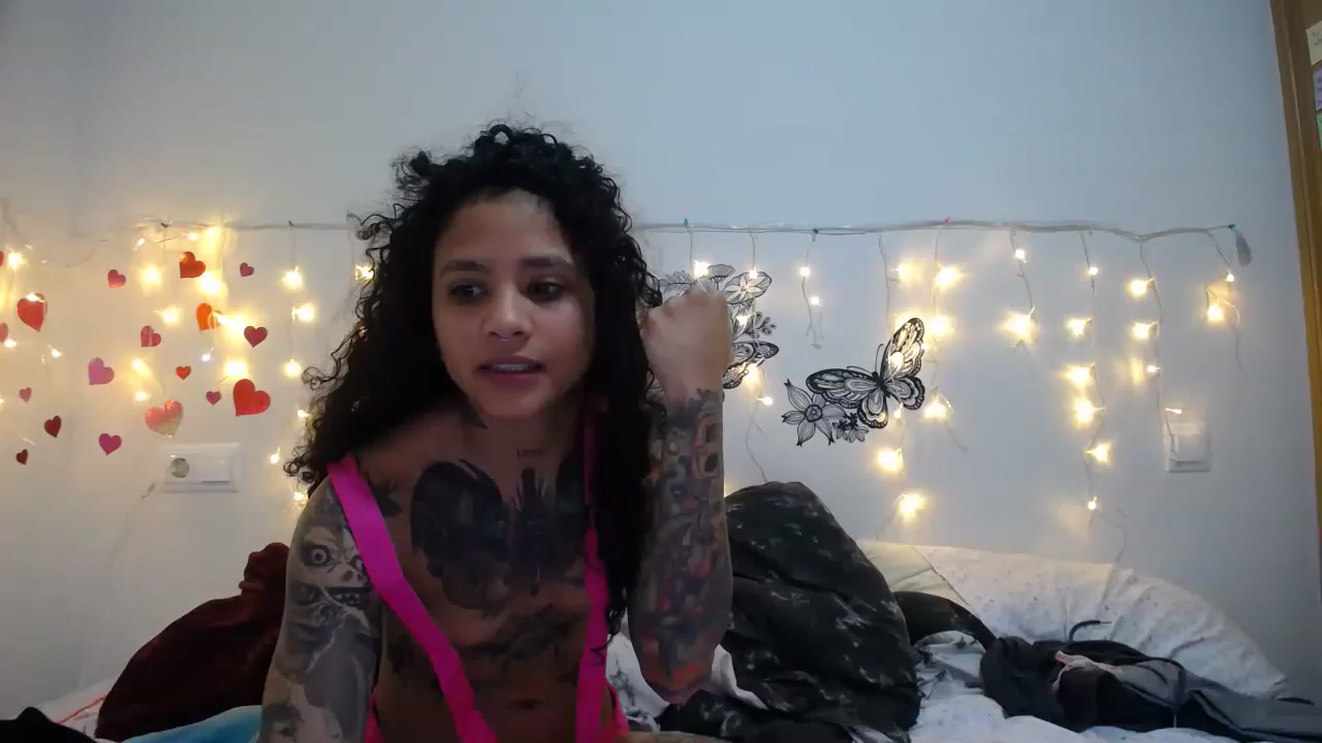 Gallery image thumbnail from Ama_music's myfreecams stream on, 01/07/2023, 09:49 image 11 of 20