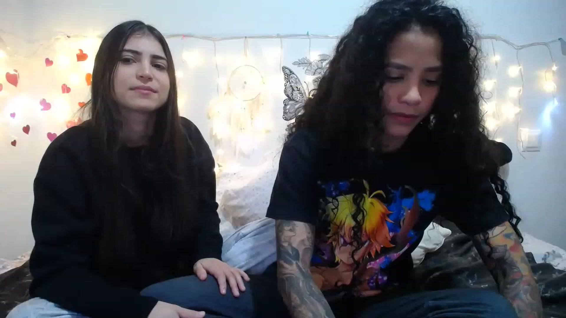 Gallery image thumbnail from Ama_music's myfreecams stream on, 01/09/2023, 09:19 image 13 of 20
