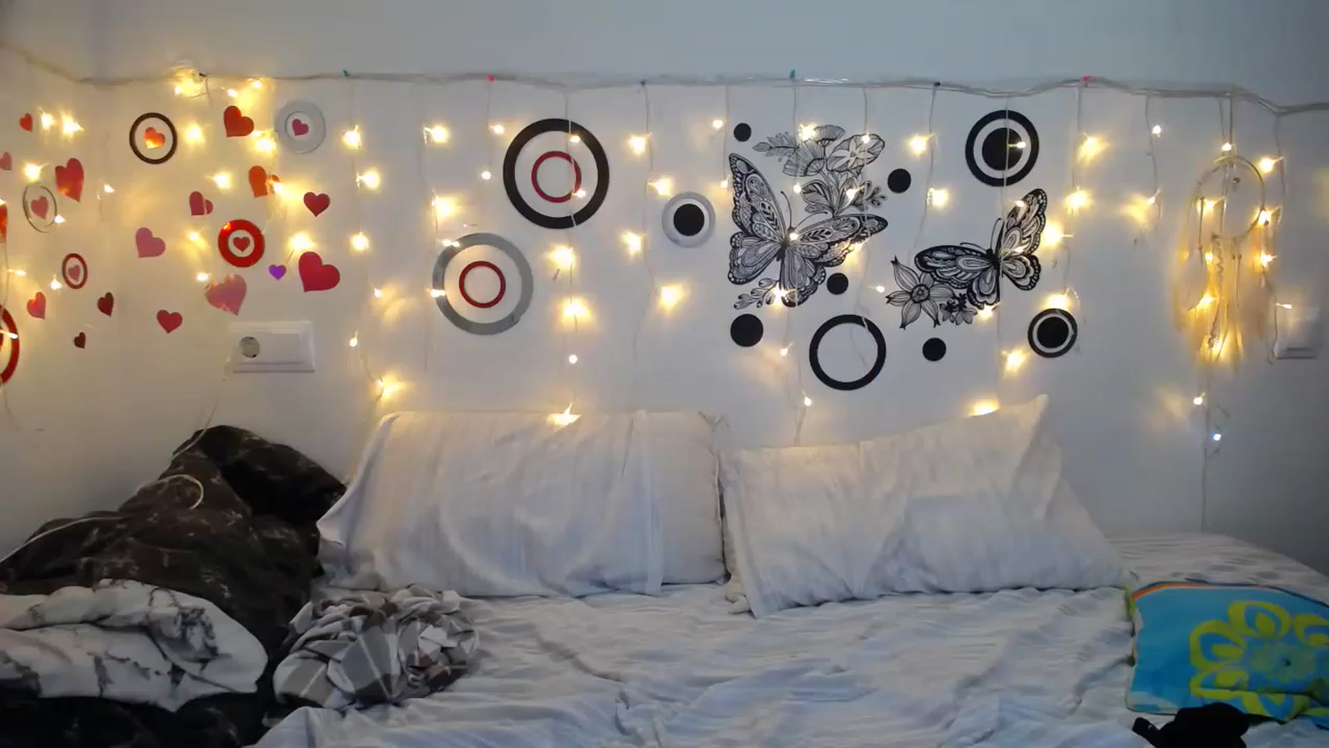 Gallery image thumbnail from Ama_music's myfreecams stream on, 01/20/2023, 10:32 image 19 of 20