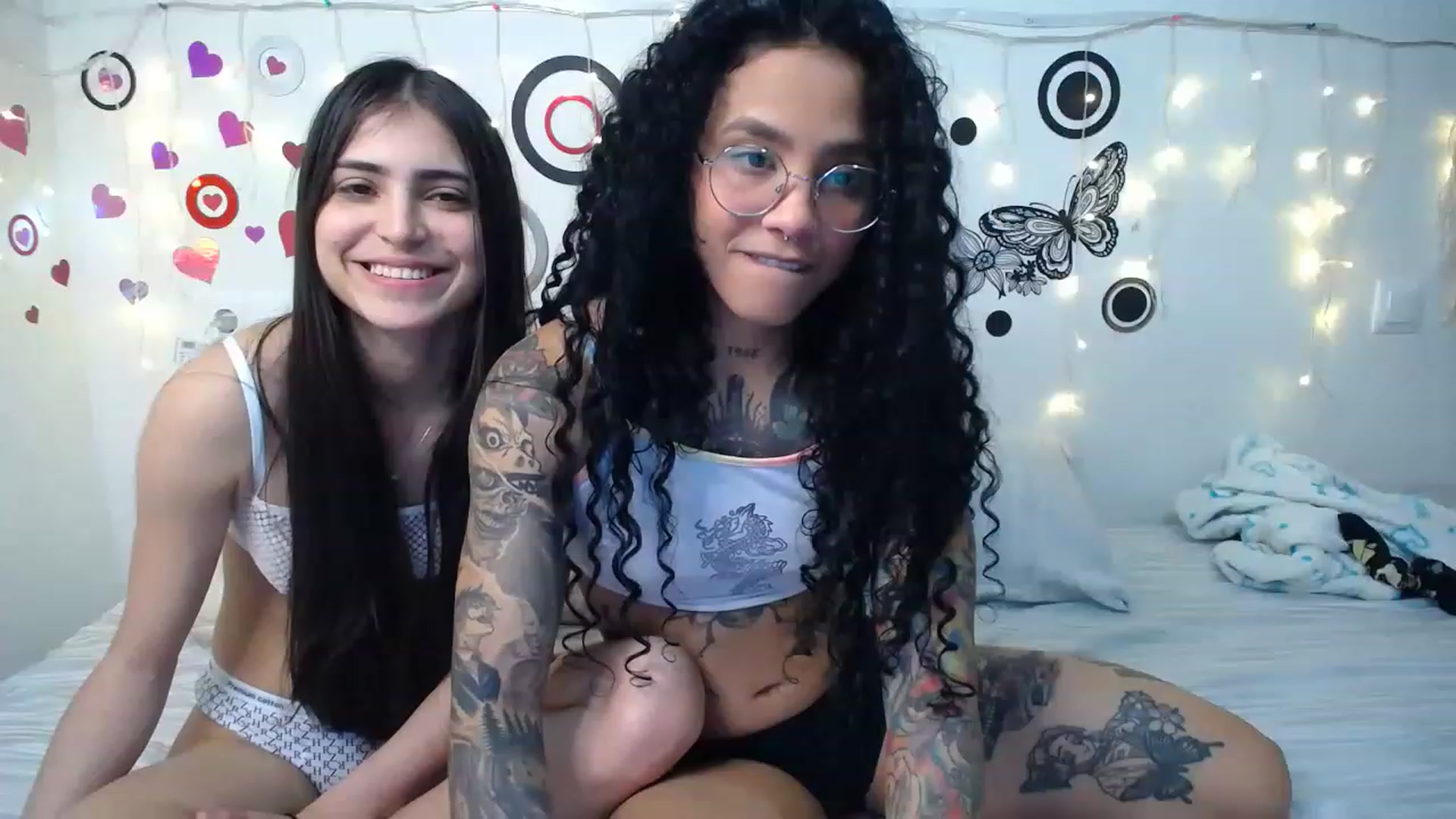 Gallery image thumbnail from Ama_music's myfreecams stream on, 02/18/2023, 14:53 image 7 of 20