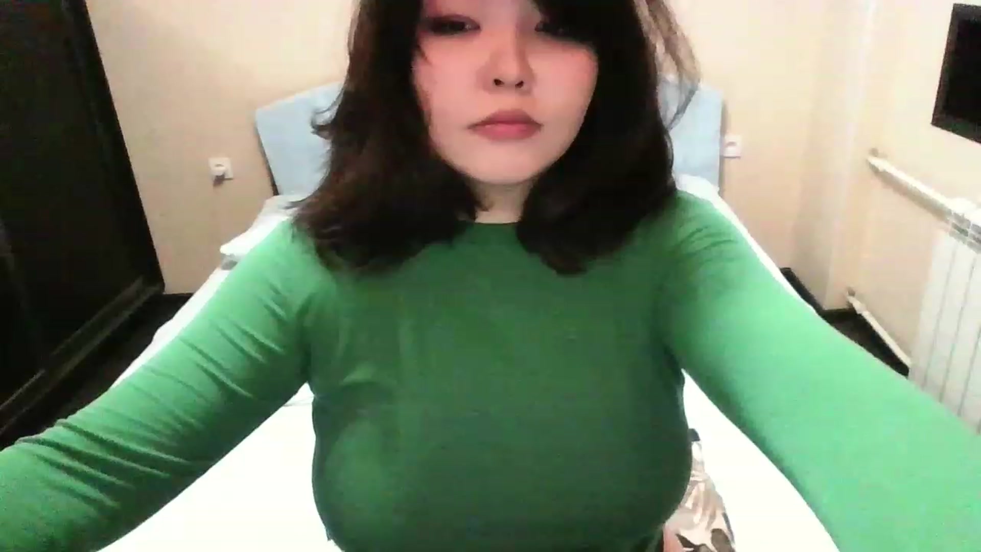Gallery image thumbnail from AmaiChan's myfreecams stream on, 12/02/2022, 13:18 image 14 of 20