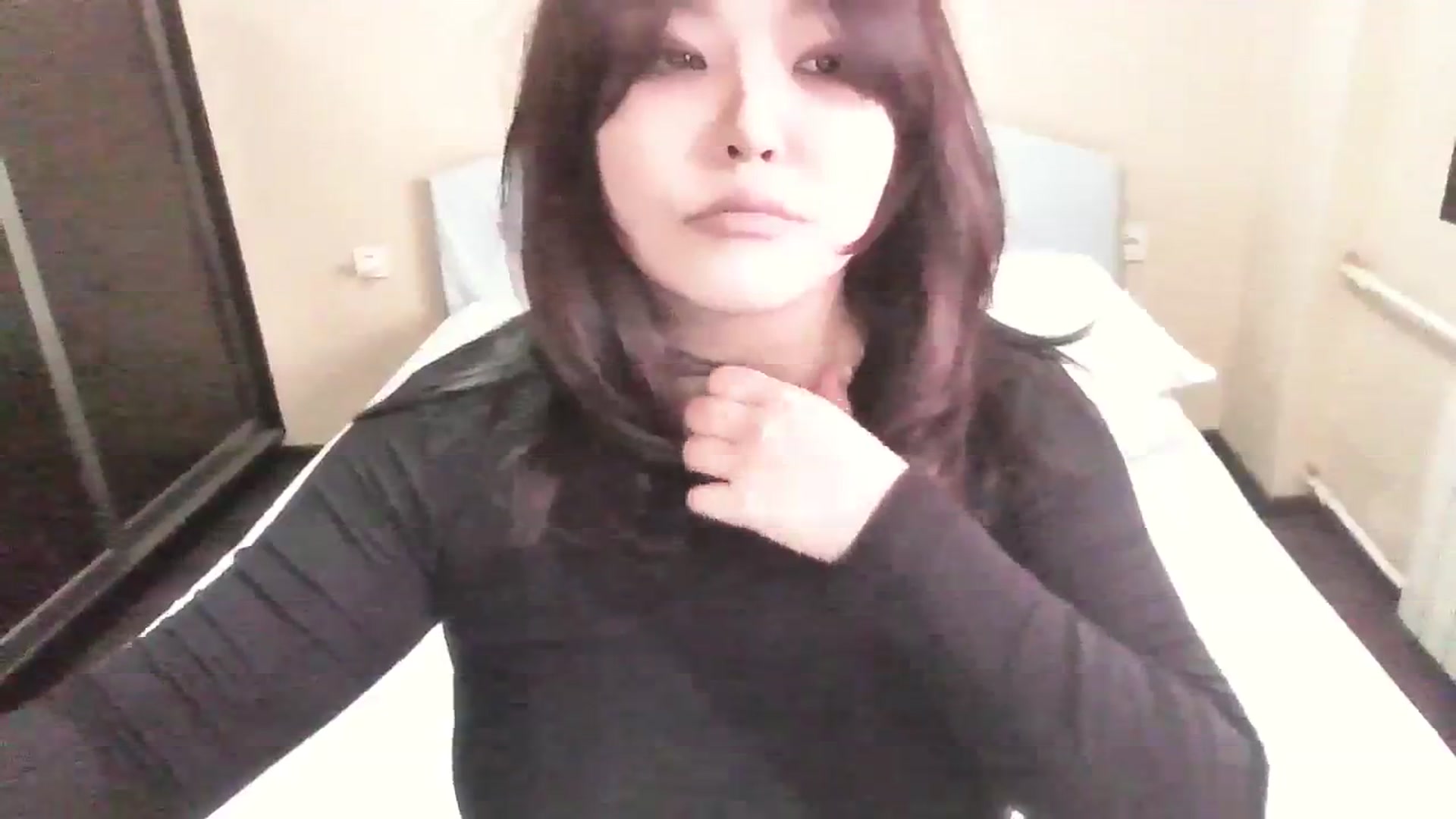 Gallery image thumbnail from AmaiSan's myfreecams stream on, 10/02/2023, 05:30 image 12 of 20