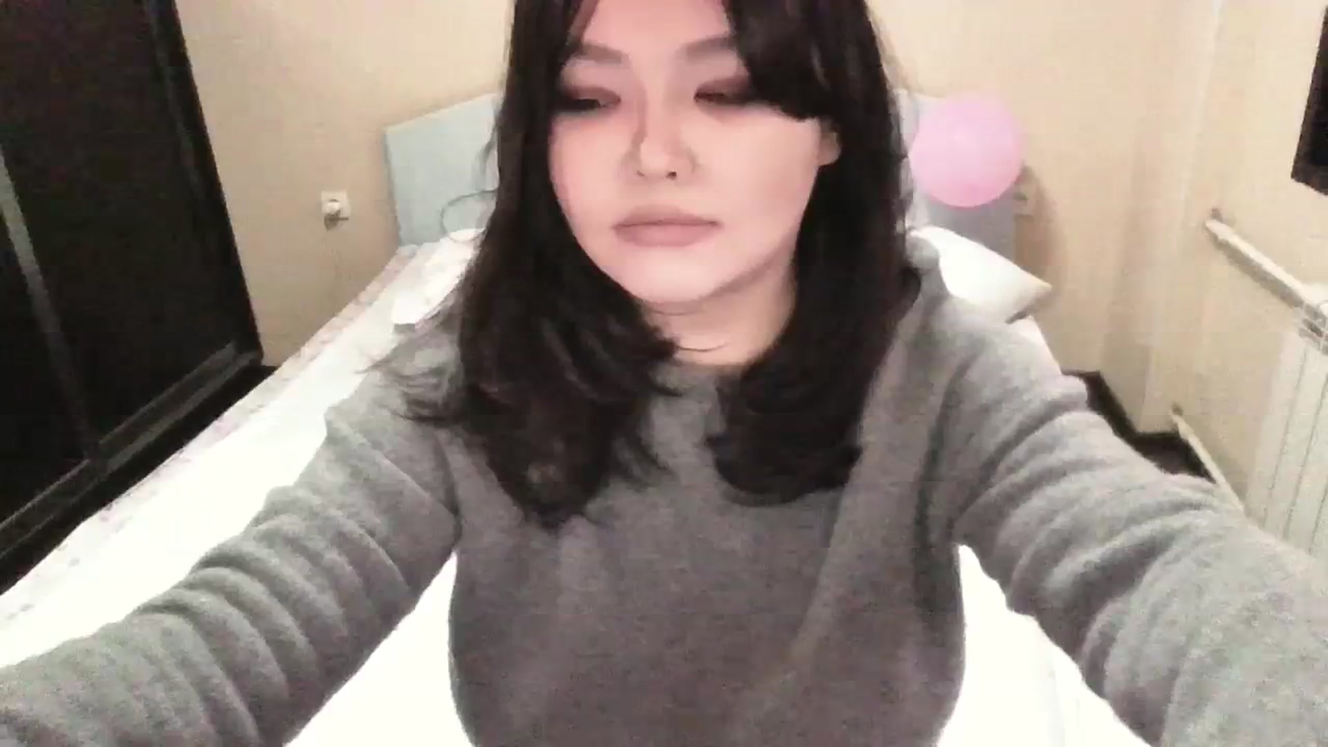 Gallery image thumbnail from AmaiSan's myfreecams stream on, 10/13/2023, 05:10 image 6 of 20