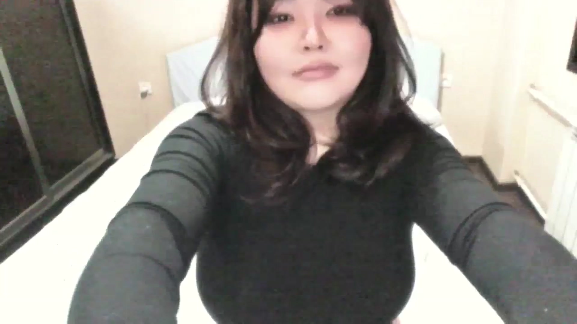 Gallery image thumbnail from AmaiSan's myfreecams stream on, 11/04/2023, 13:25 image 3 of 20