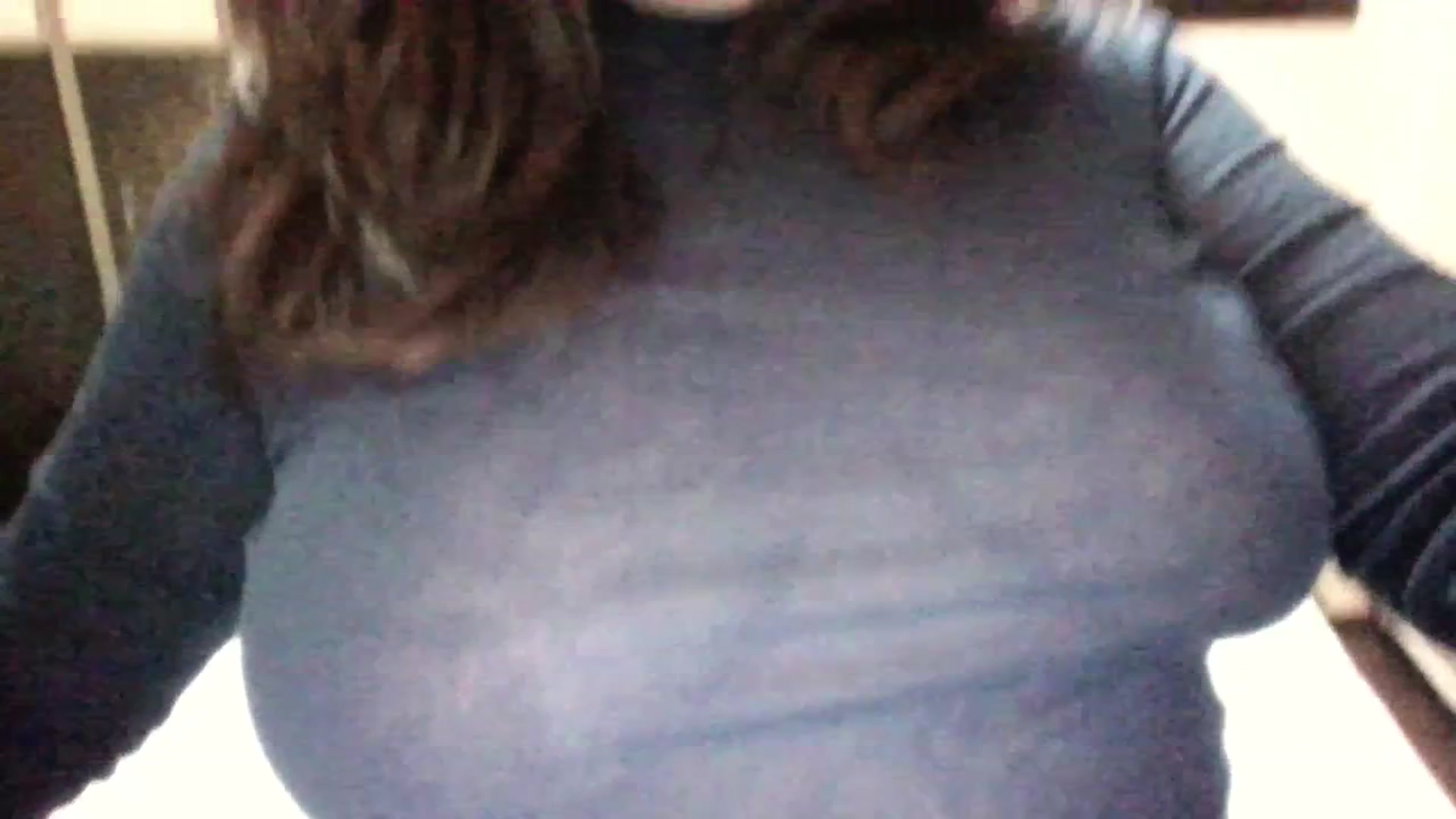 Gallery image thumbnail from AmaiSan's myfreecams stream on, 11/15/2023, 17:34 image 10 of 20