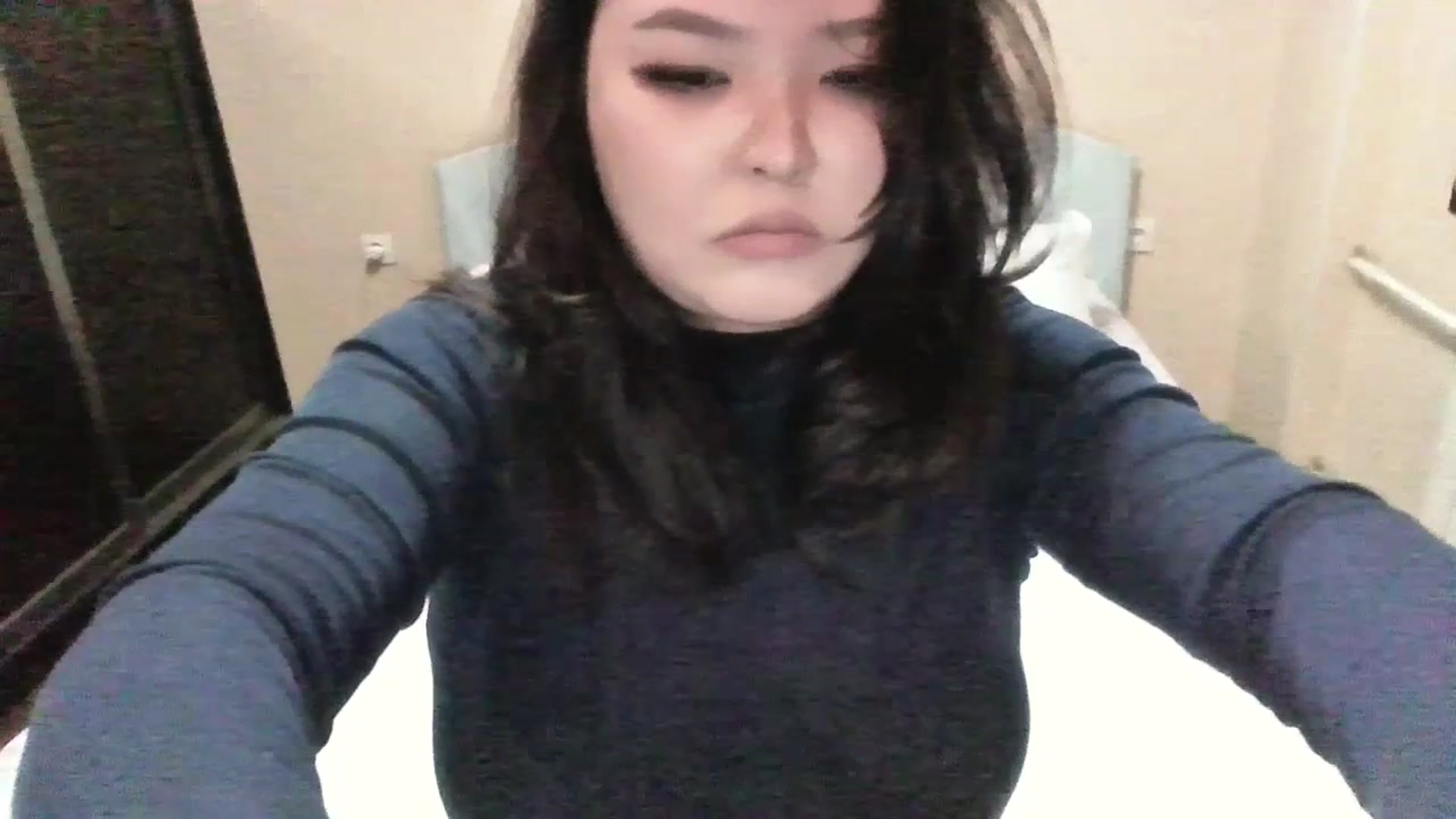 Gallery image thumbnail from AmaiSan's myfreecams stream on, 11/15/2023, 17:34 image 16 of 20