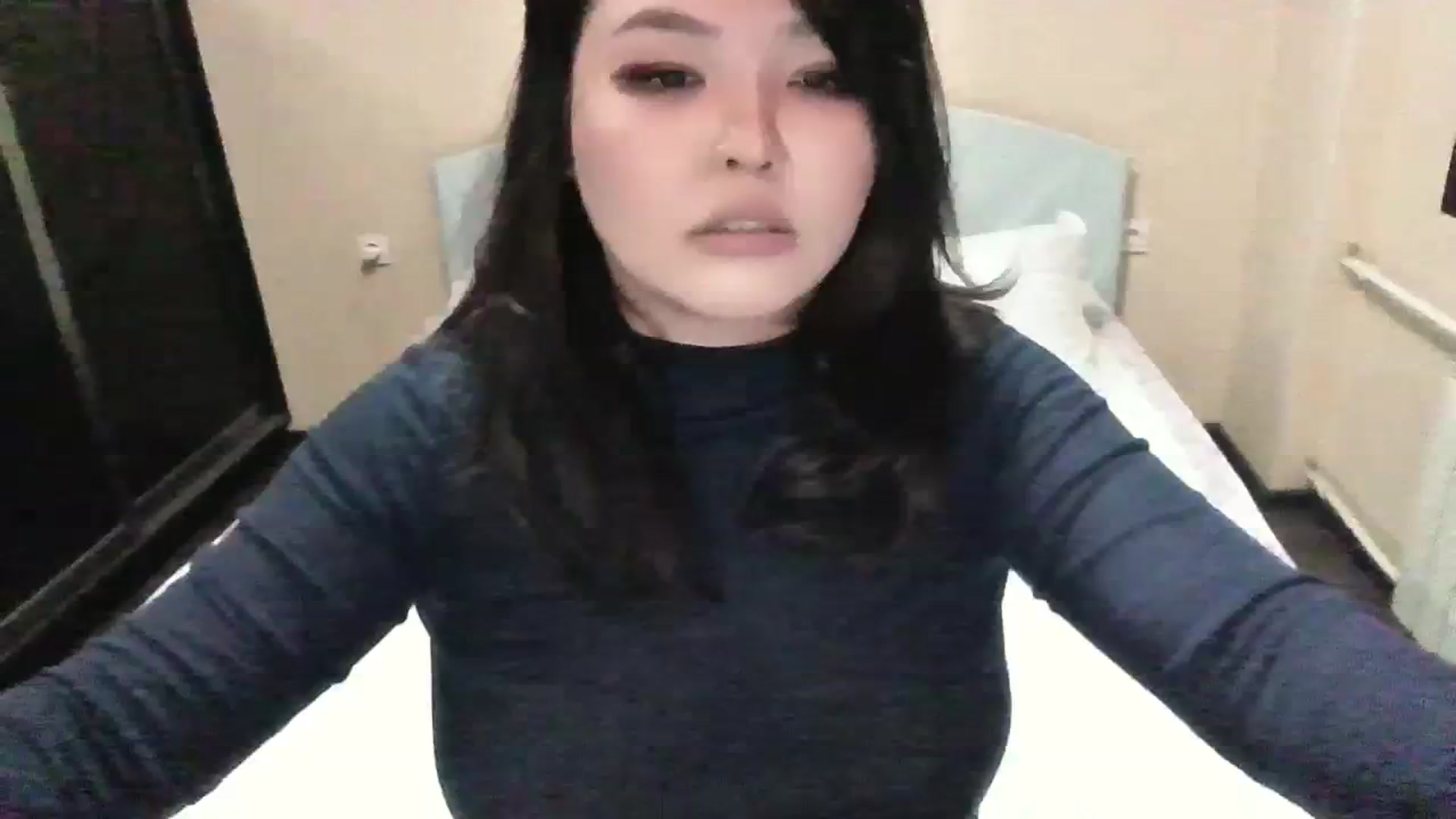 Gallery image thumbnail from AmaiSan's myfreecams stream on, 11/15/2023, 18:25 image 1 of 20