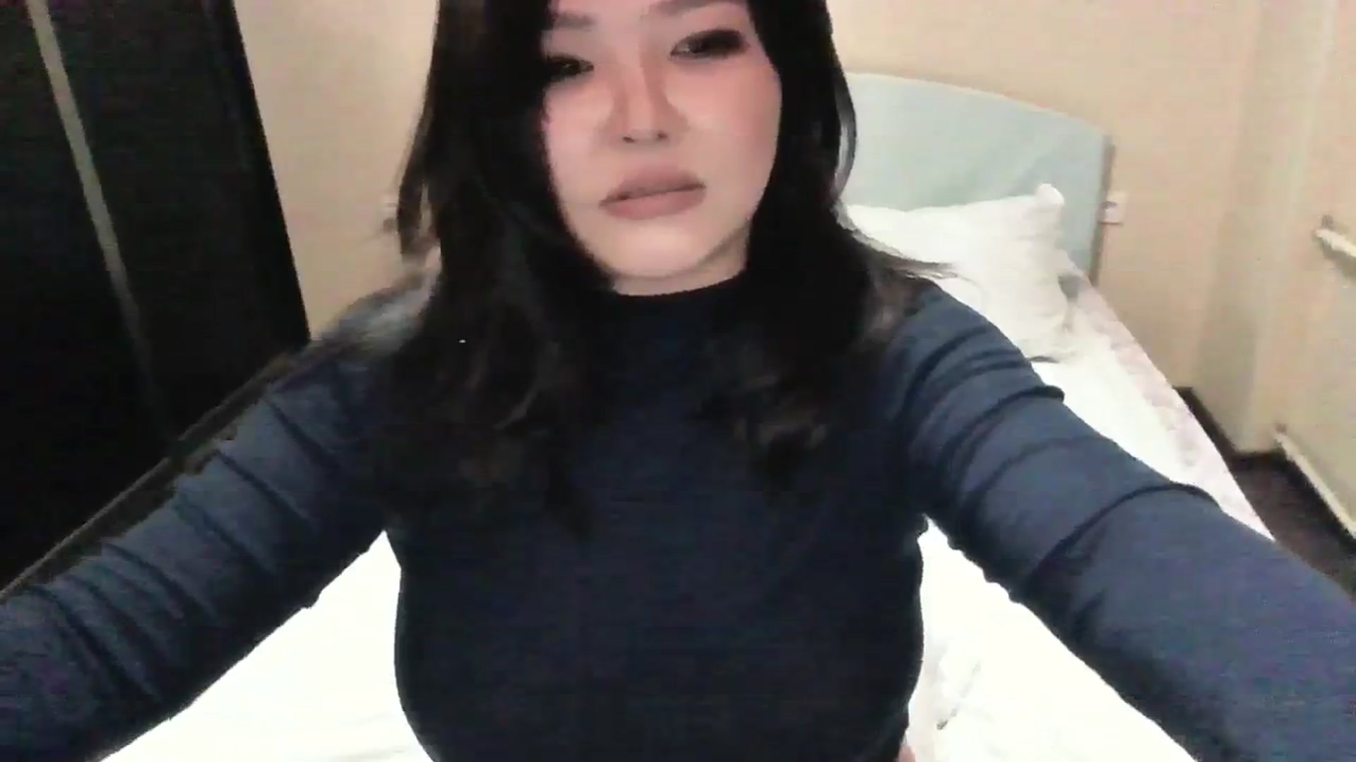 Gallery image thumbnail from AmaiSan's myfreecams stream on, 11/15/2023, 18:25 image 13 of 20