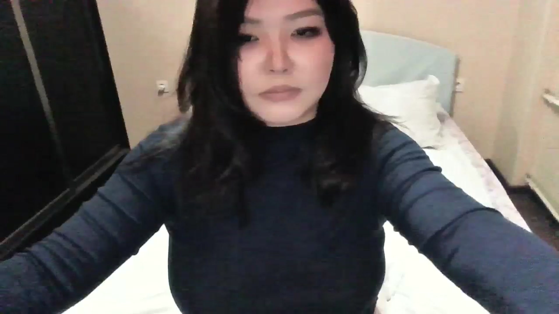 Gallery image thumbnail from AmaiSan's myfreecams stream on, 11/15/2023, 18:25 image 14 of 20
