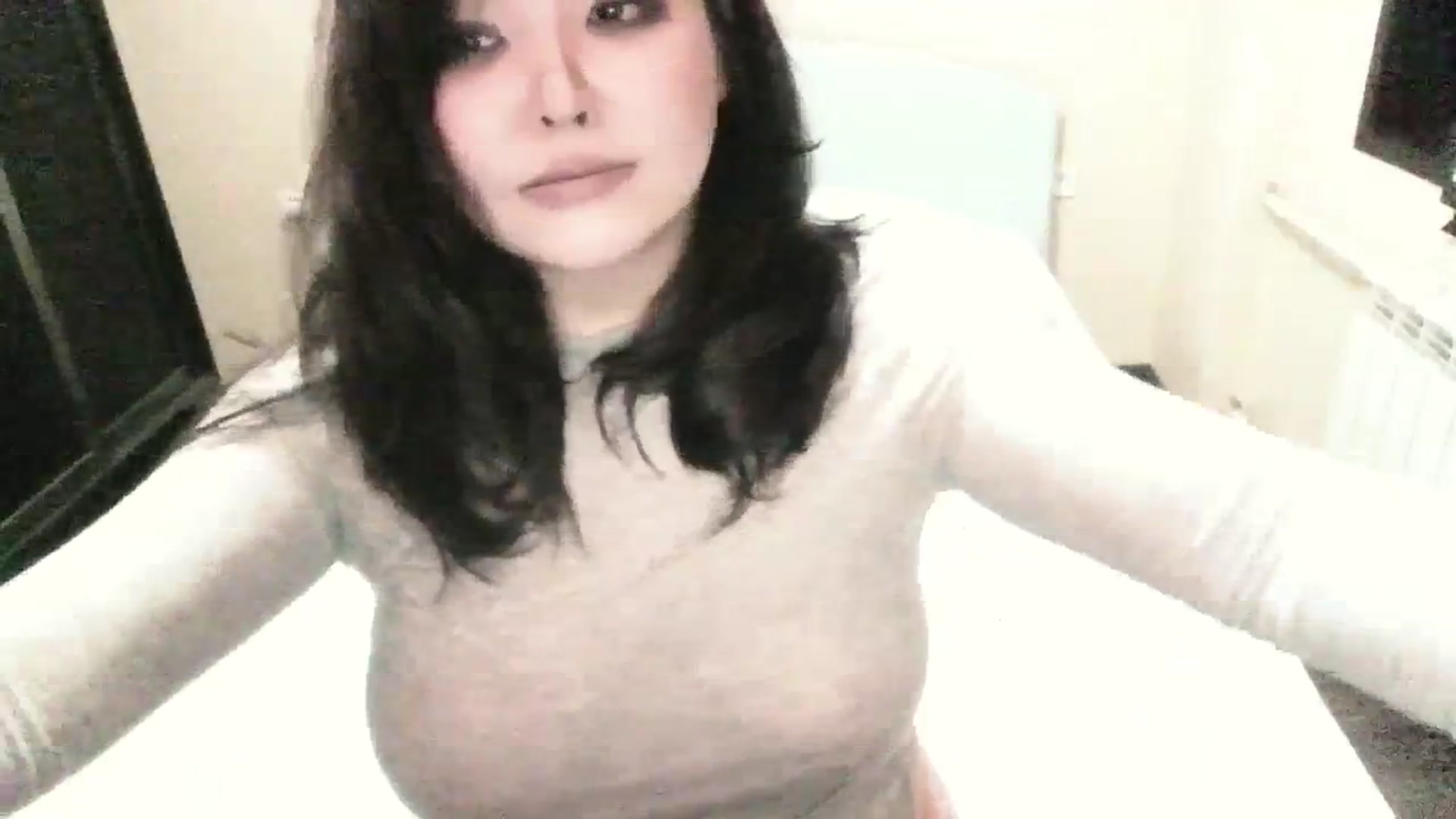 Gallery image thumbnail from AmaiSan's myfreecams stream on, 11/26/2023, 16:21 image 15 of 20