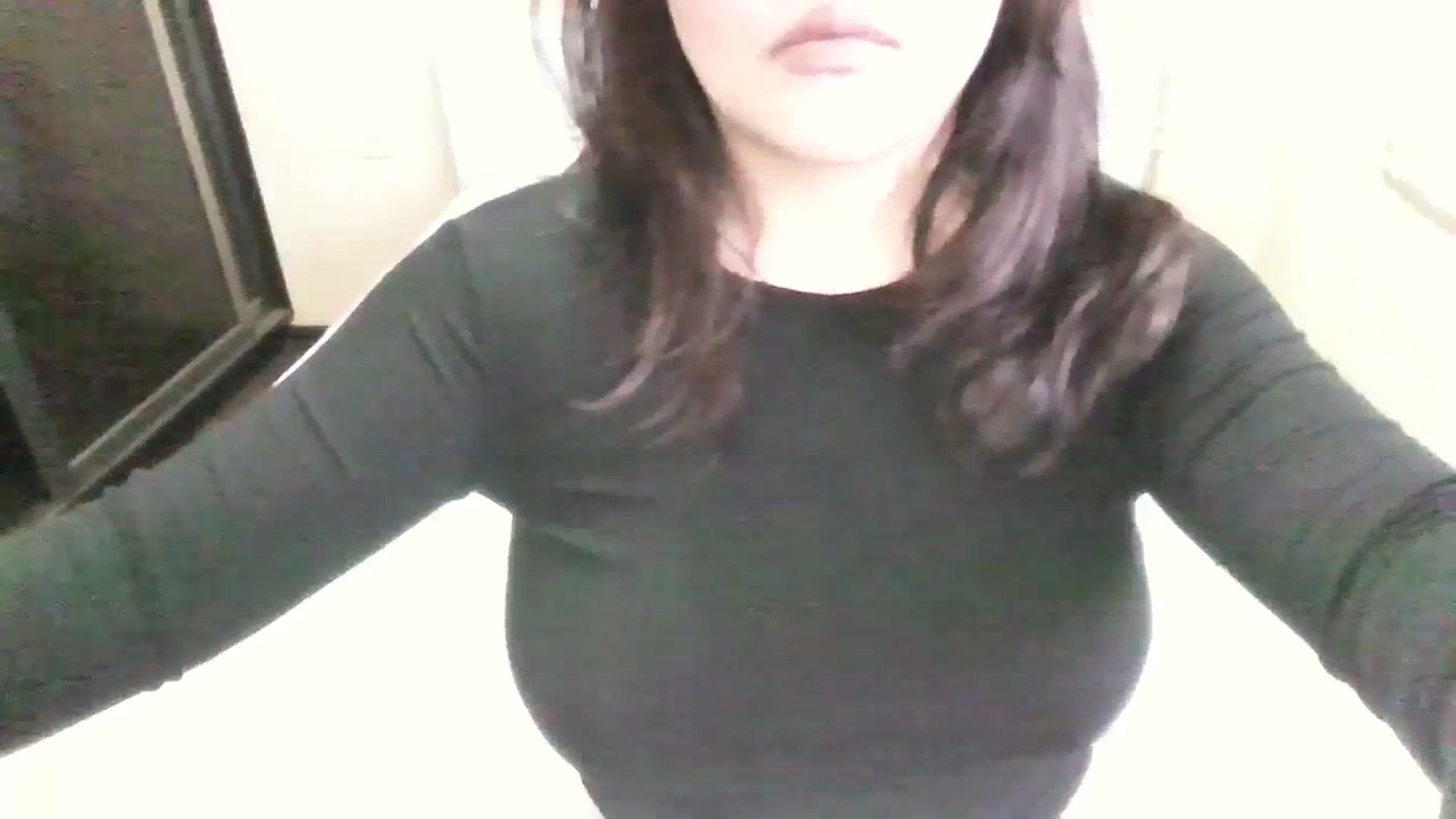 Gallery image thumbnail from AmaiSan's myfreecams stream on, 11/29/2023, 07:20 image 15 of 20