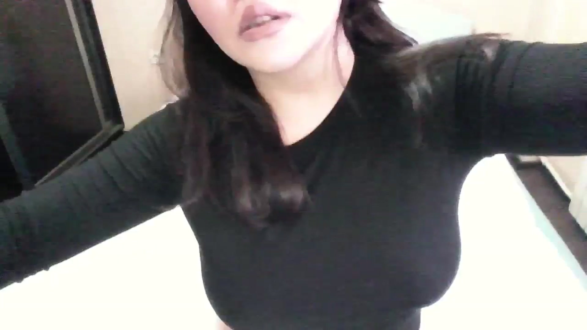 Gallery image thumbnail from AmaiSan's myfreecams stream on, 11/29/2023, 07:55 image 9 of 20