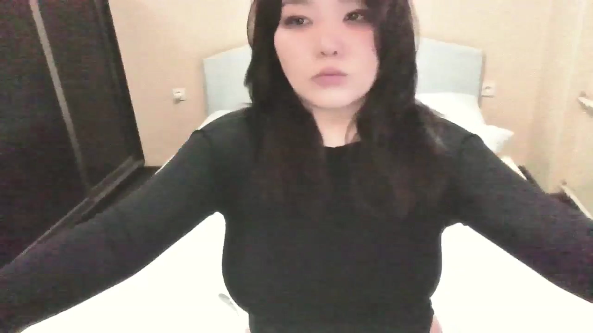 Gallery image thumbnail from AmaiSan's myfreecams stream on, 12/25/2023, 10:31 image 17 of 20