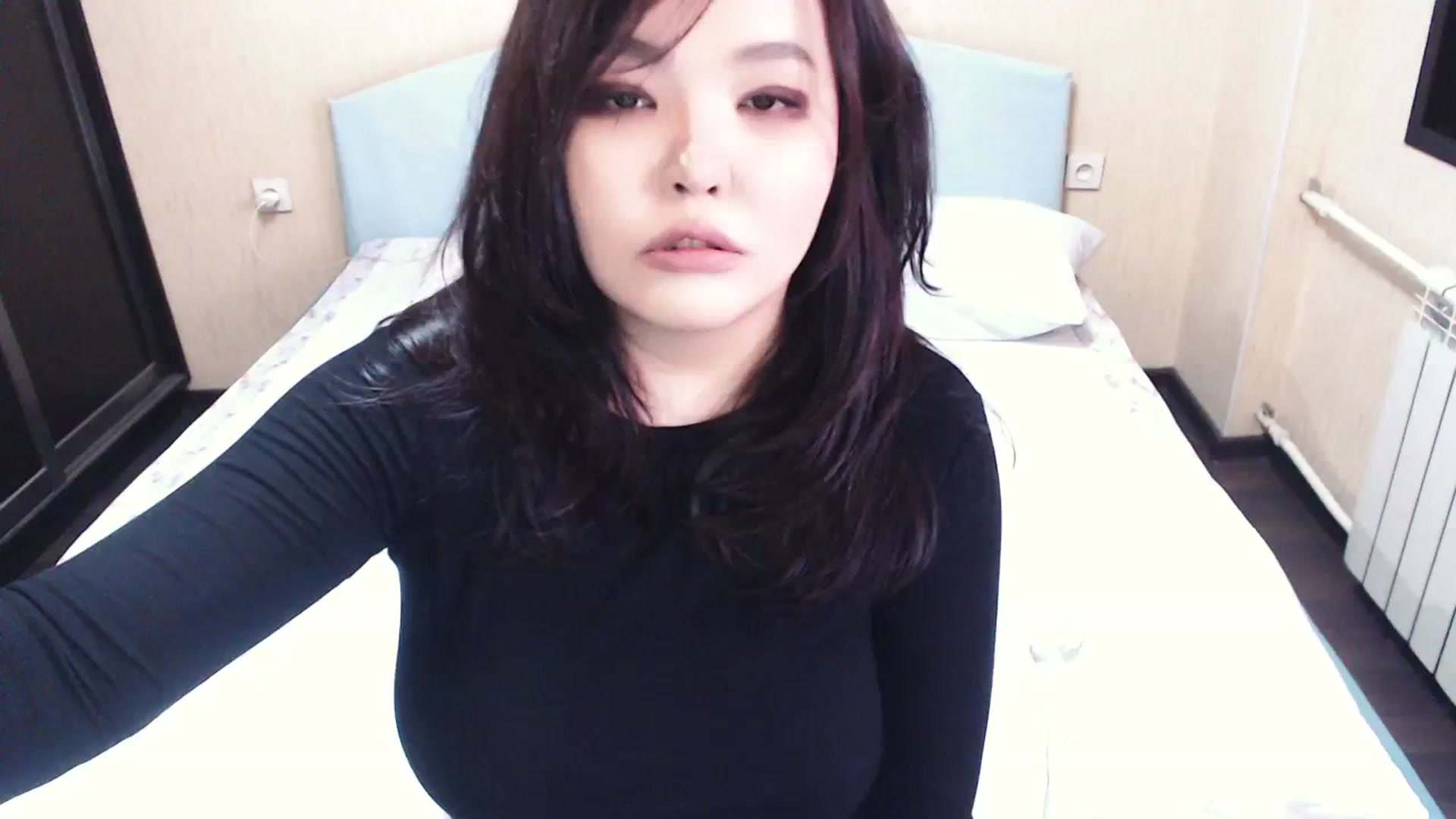 Gallery image thumbnail from AmaiSan's myfreecams stream on, 01/10/2024, 07:58 image 14 of 20