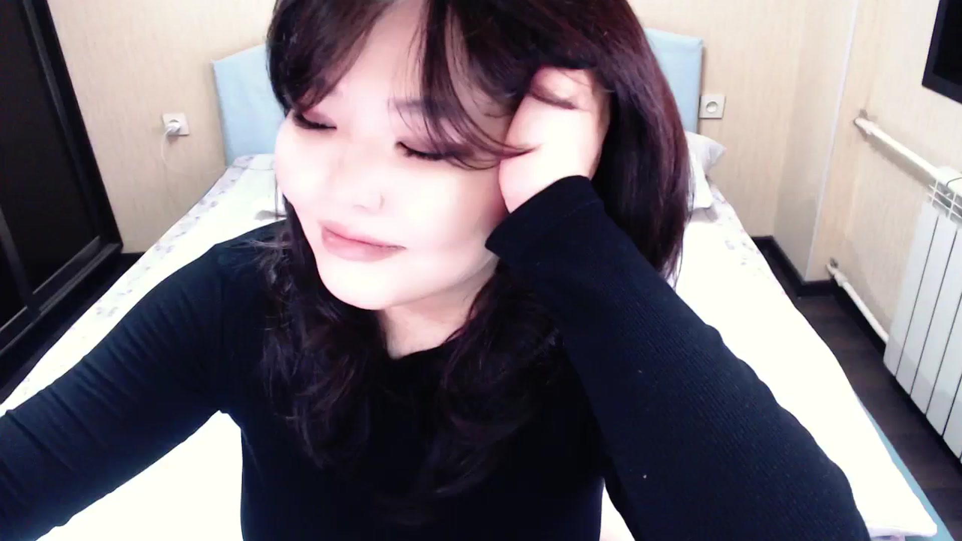 Gallery image thumbnail from AmaiSan's myfreecams stream on, 01/10/2024, 07:58 image 16 of 20