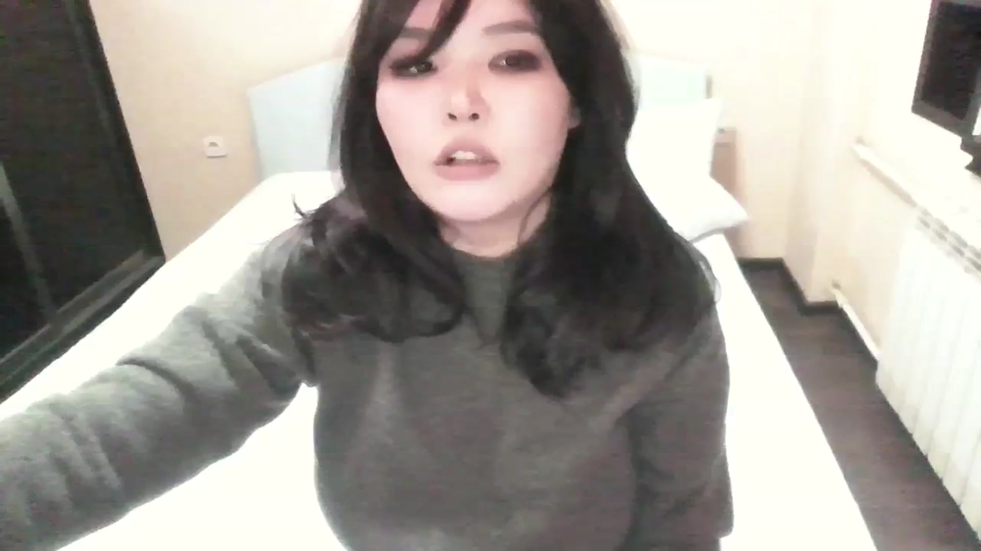 Gallery image thumbnail from AmaiSan's myfreecams stream on, 01/17/2024, 16:19 image 11 of 20