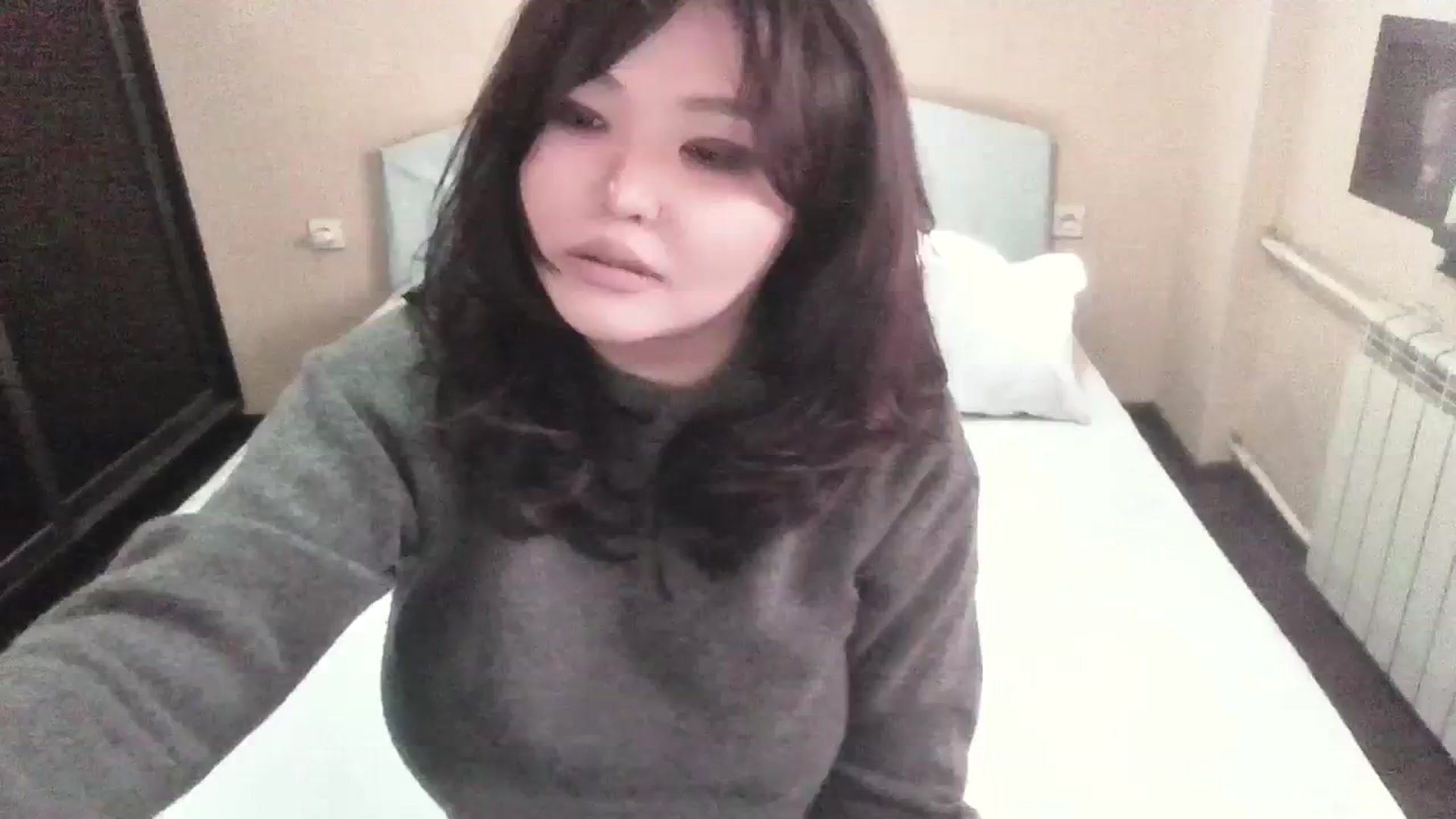Gallery image thumbnail from AmaiSan's myfreecams stream on, 01/22/2024, 04:25 image 15 of 20