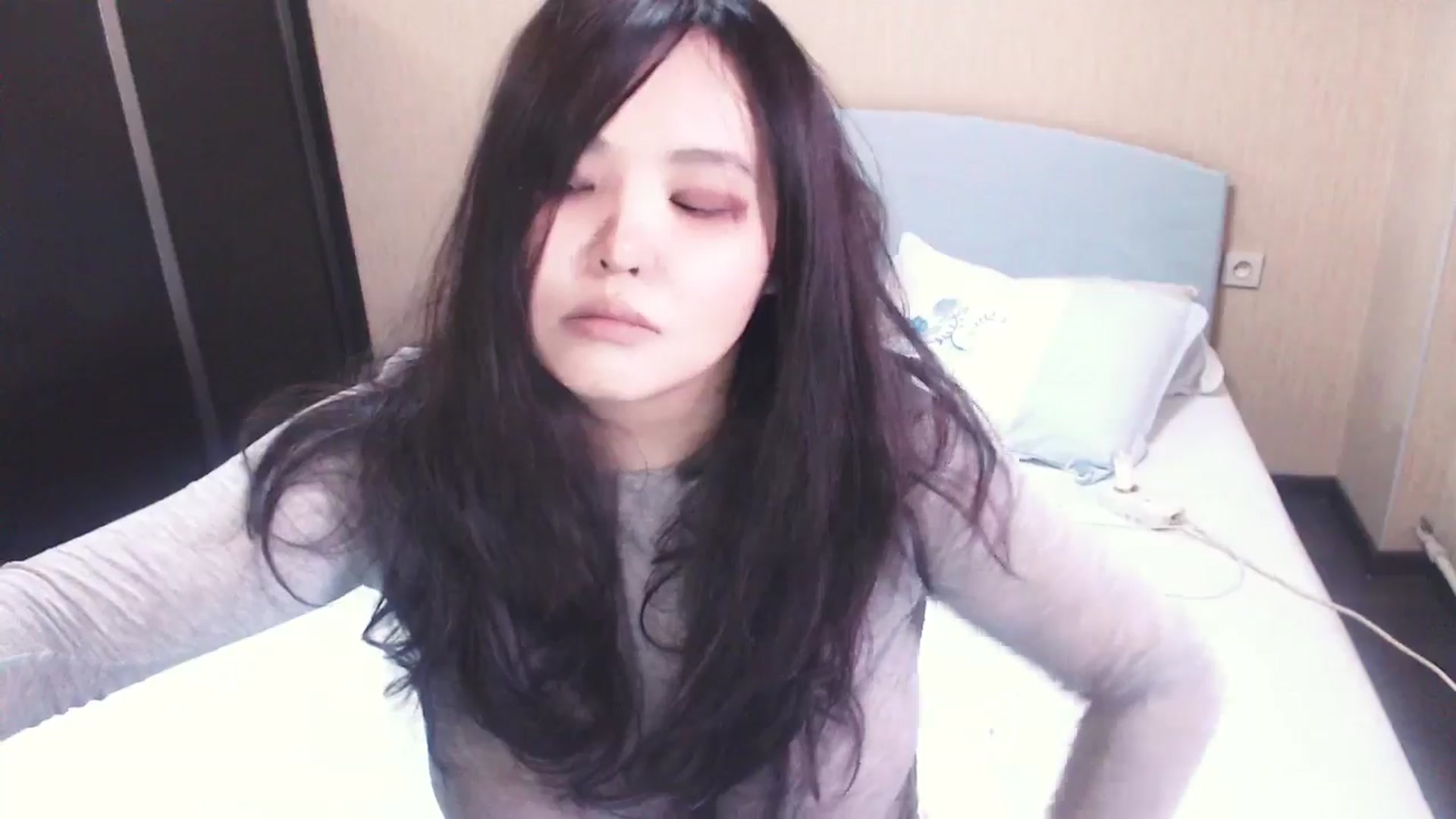 Gallery image thumbnail from AmaiSan's myfreecams stream on, 01/08/2025, 07:46 image 18 of 20