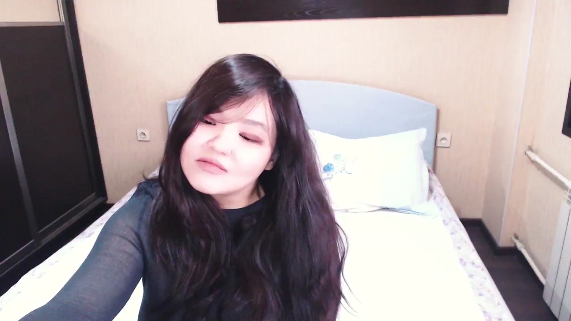 Gallery image thumbnail from AmaiSan's myfreecams stream on, 01/13/2025, 07:52 image 4 of 20