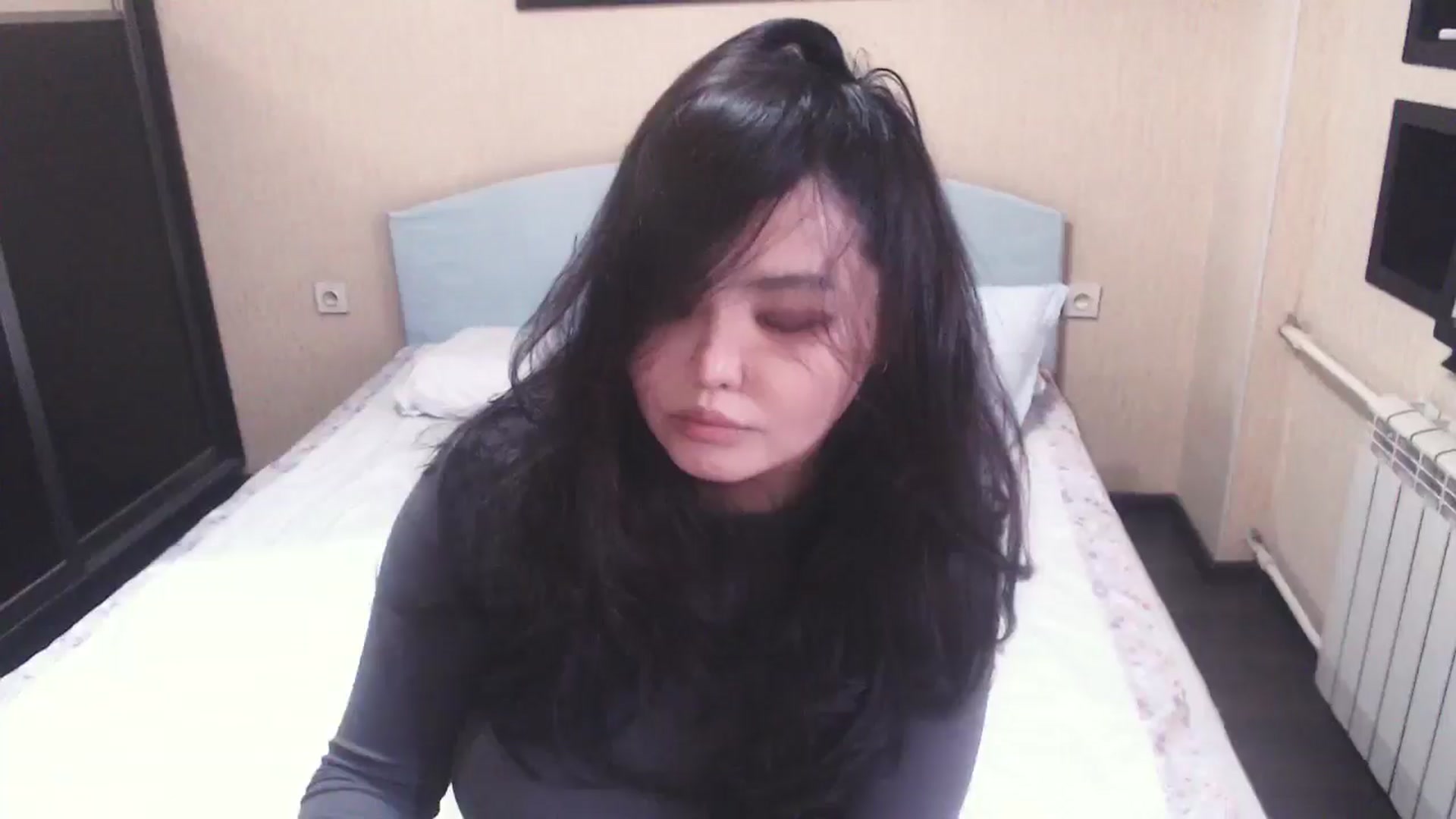 Gallery image thumbnail from AmaiSan's myfreecams stream on, 01/16/2025, 07:25 image 13 of 20