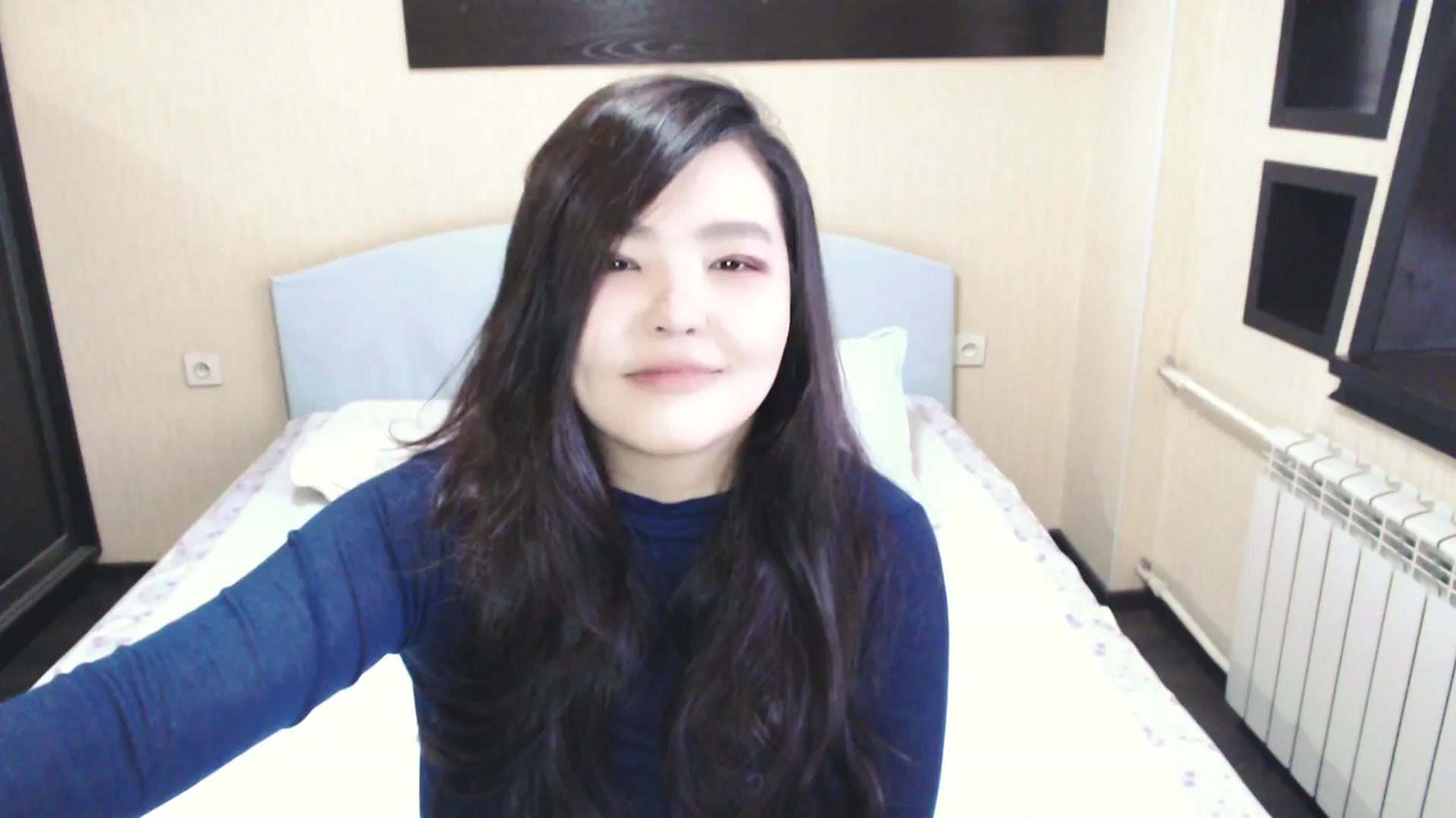 Gallery image thumbnail from AmaiSan's myfreecams stream on, 04/06/2025, 07:35 image 6 of 20